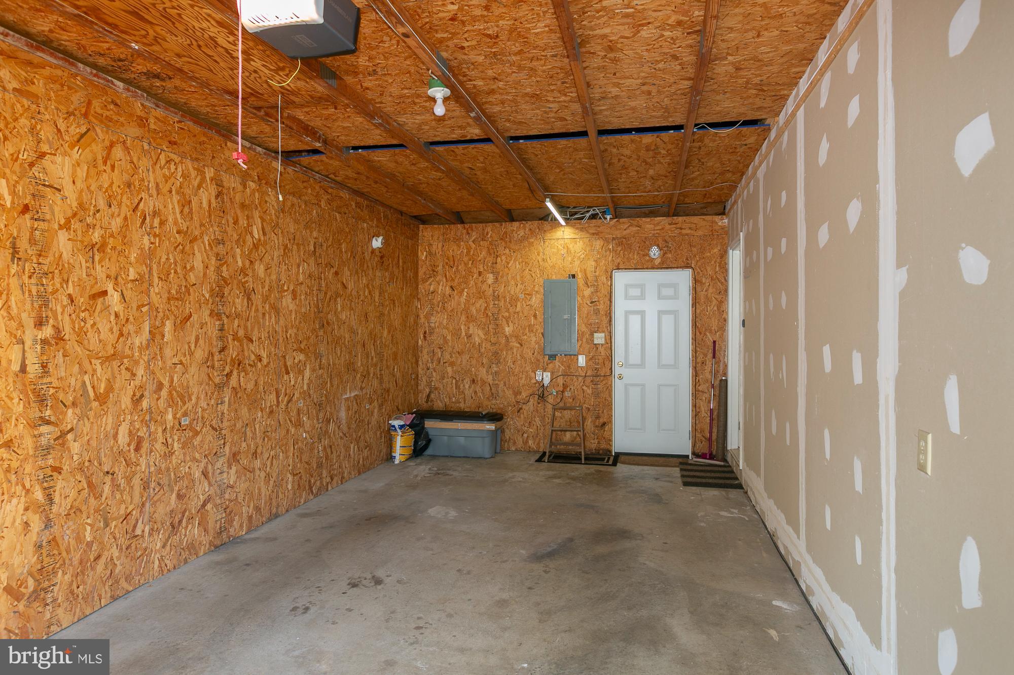 CREEKSIDE - Residential