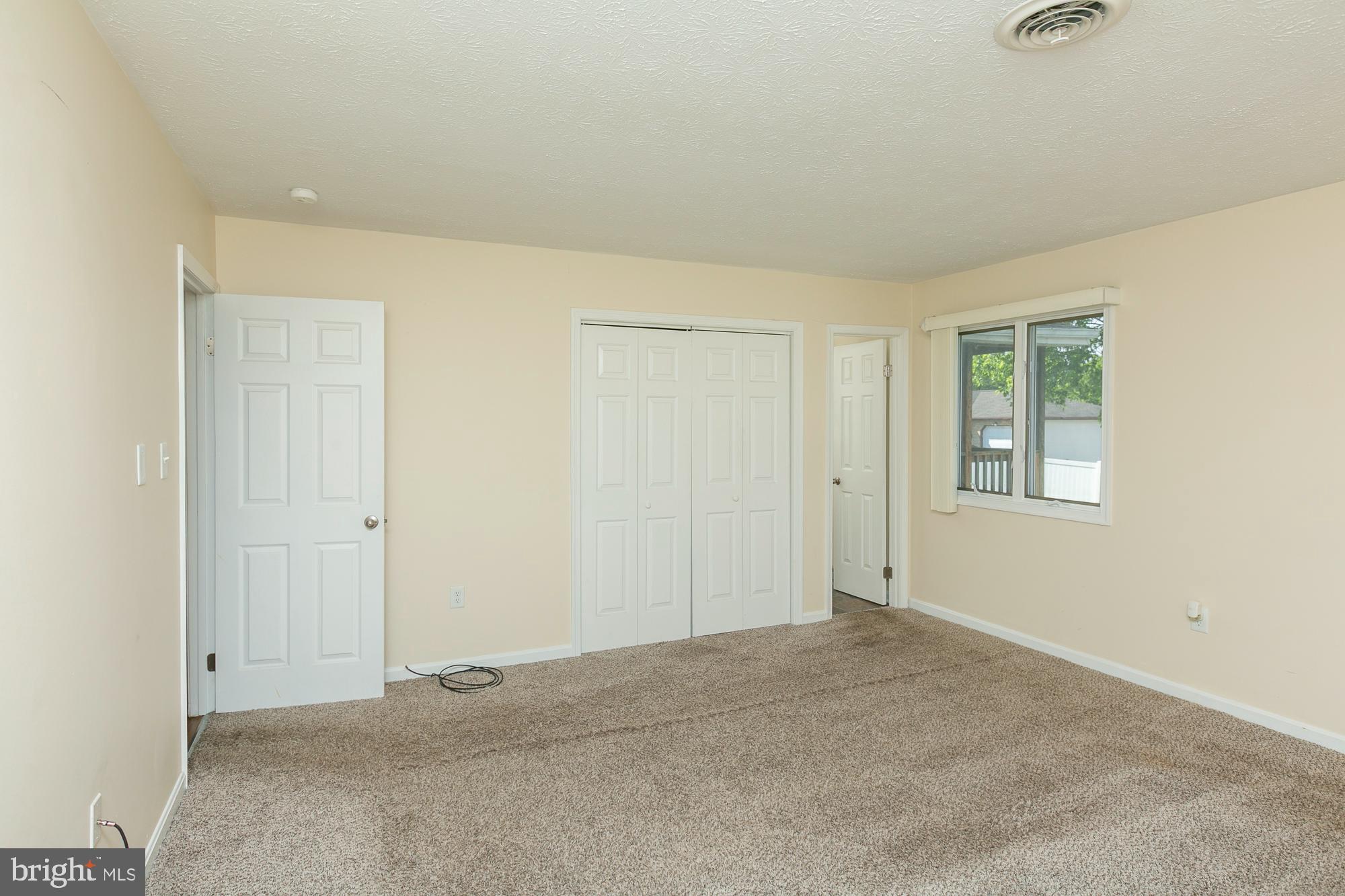 CREEKSIDE - Residential