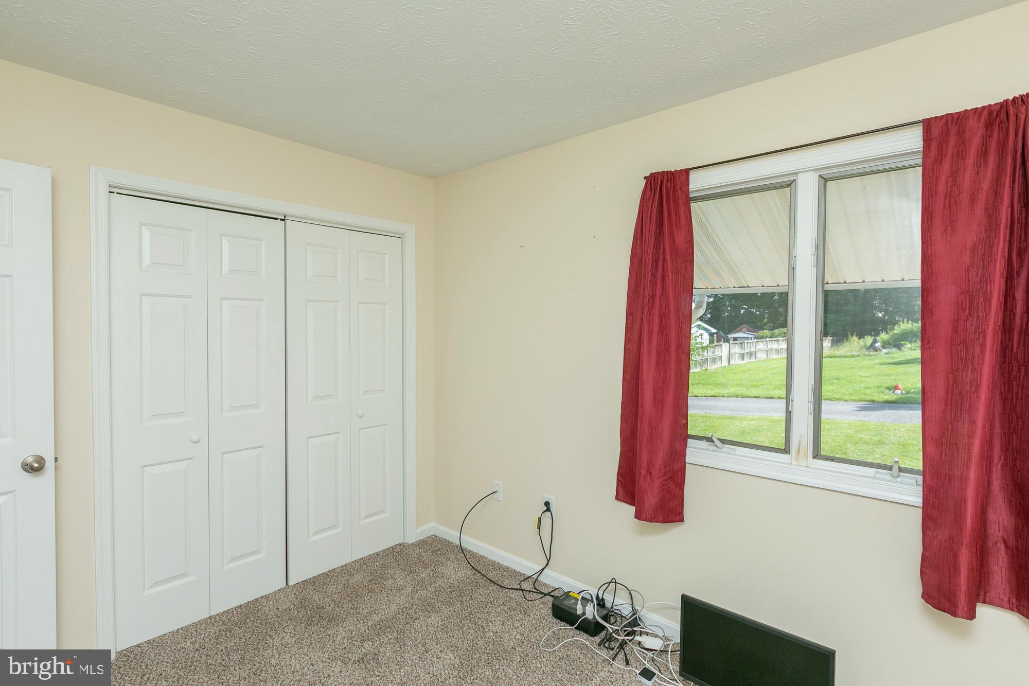 CREEKSIDE - Residential