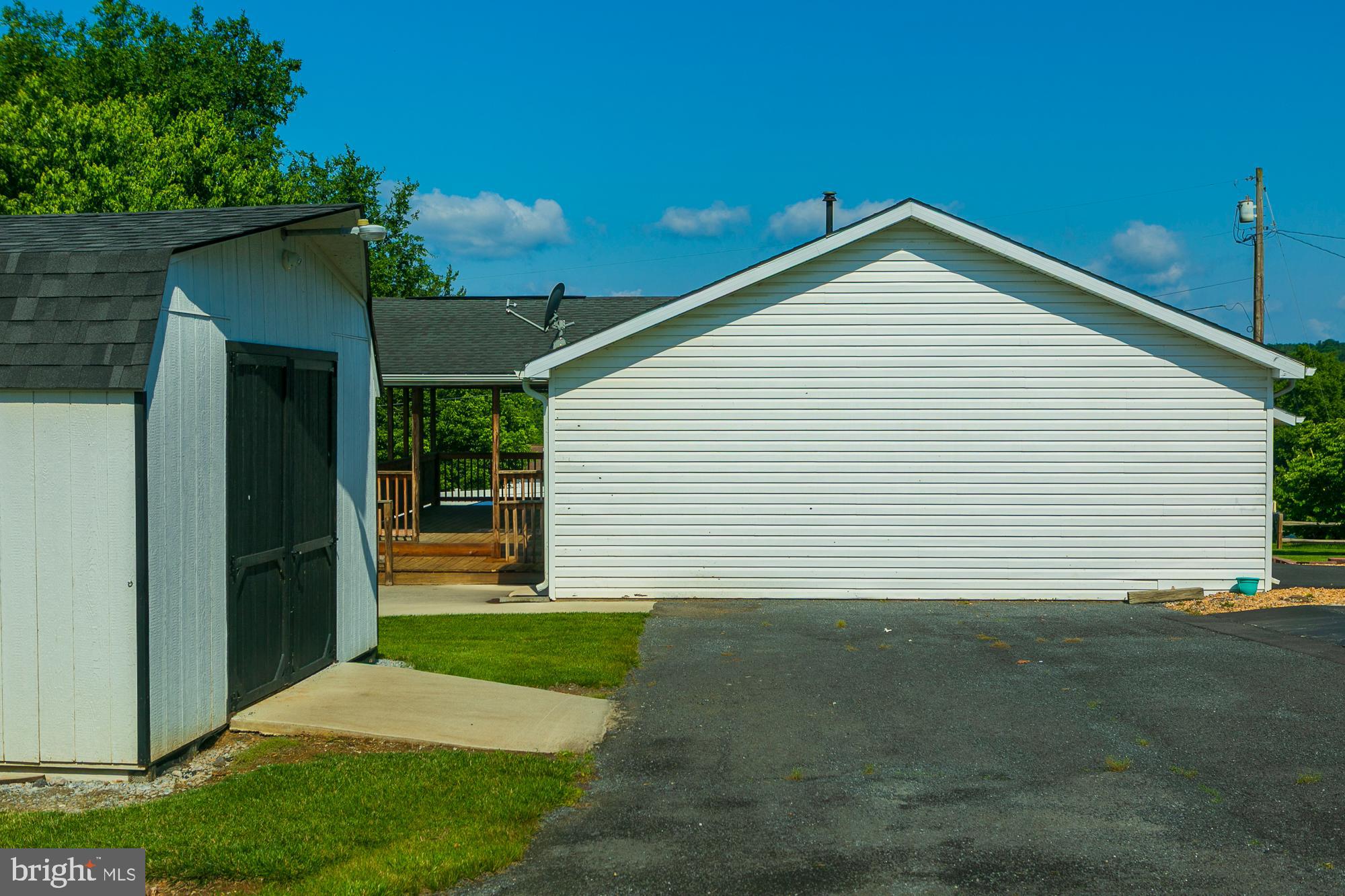 CREEKSIDE - Residential