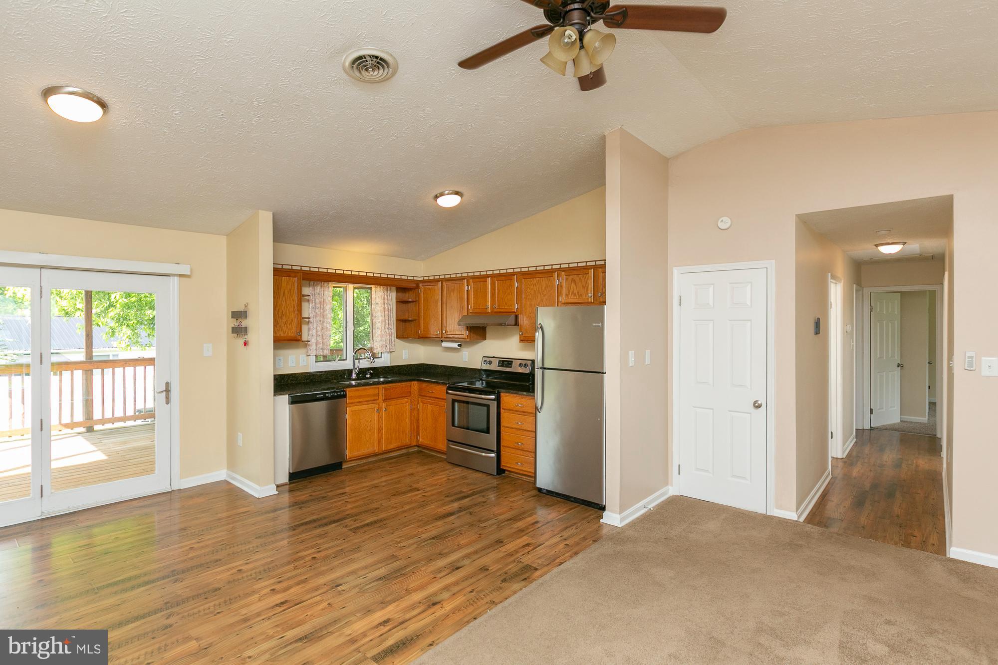 CREEKSIDE - Residential