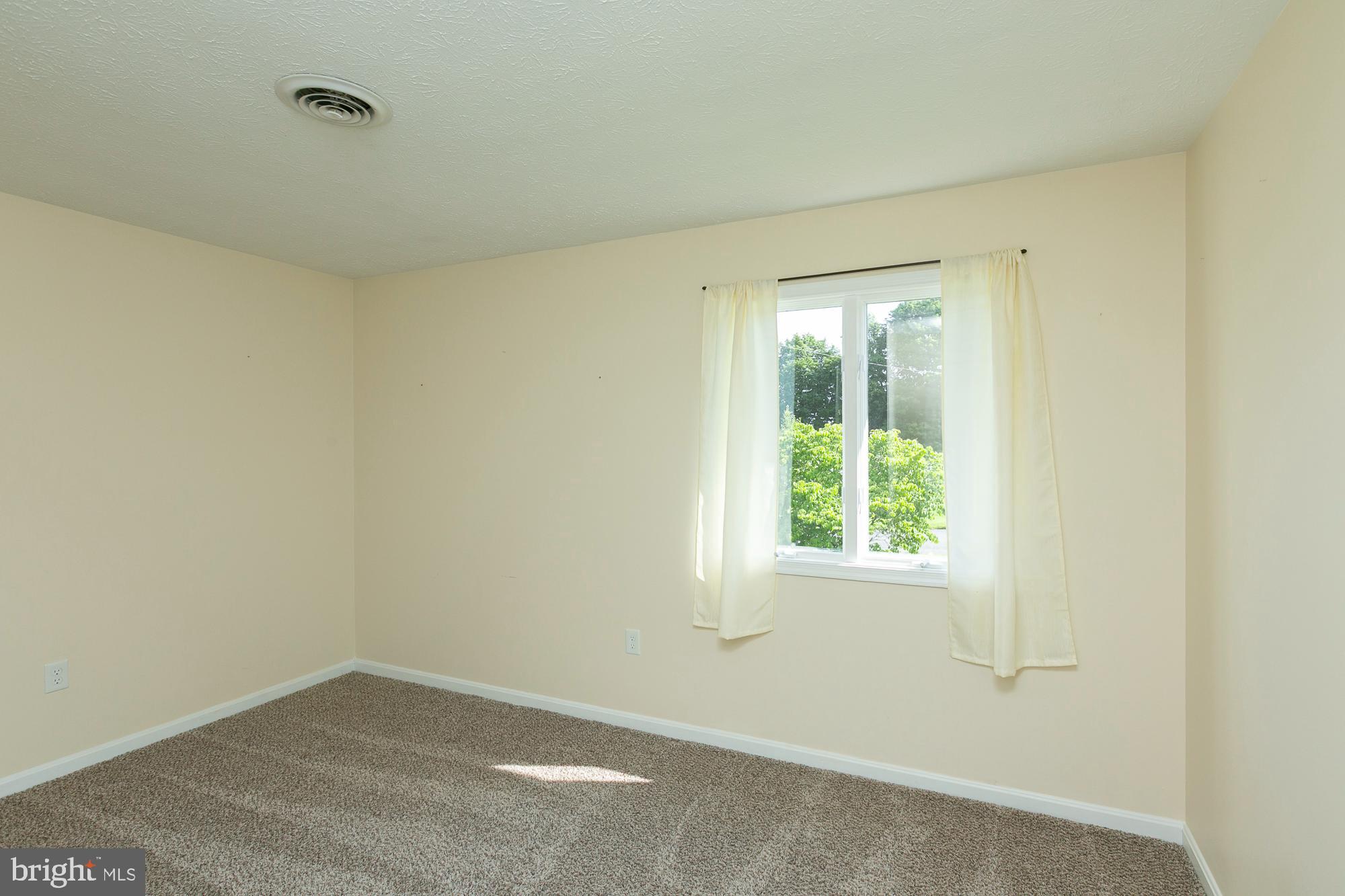 CREEKSIDE - Residential