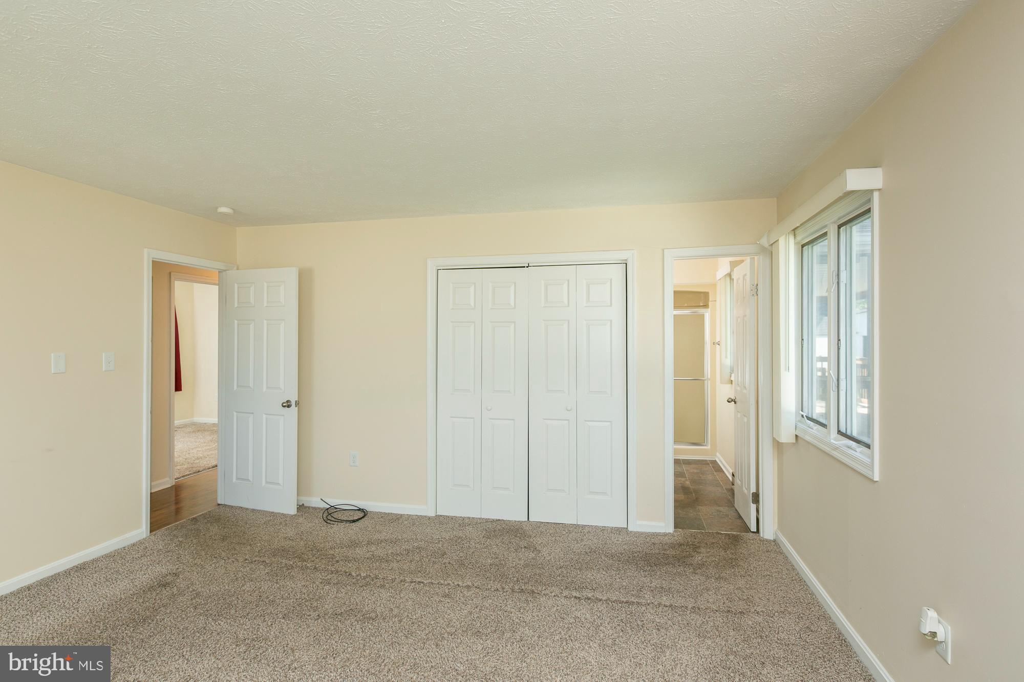 CREEKSIDE - Residential