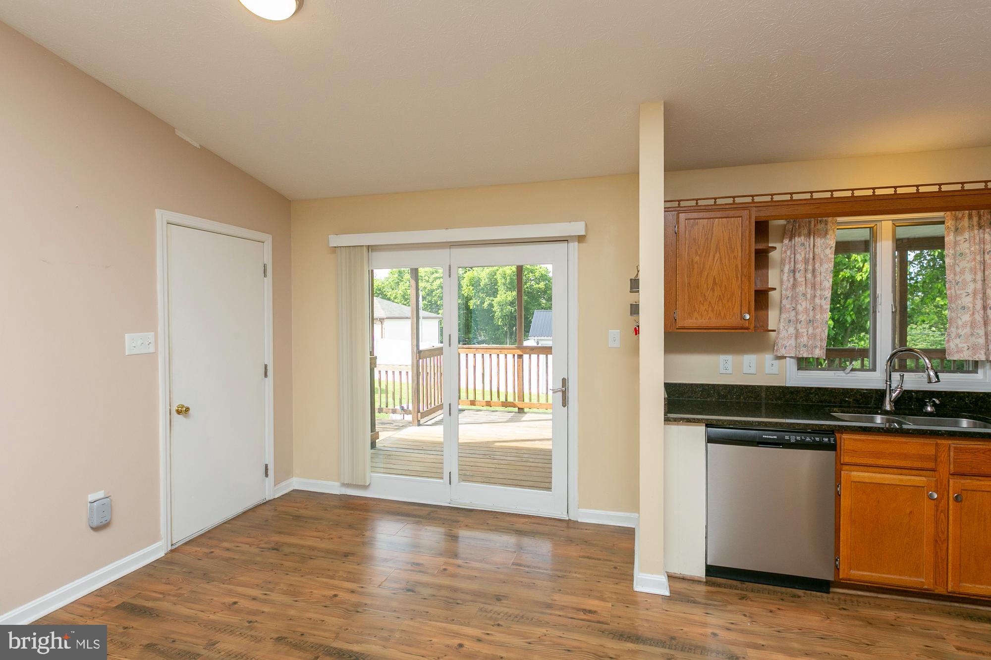 CREEKSIDE - Residential