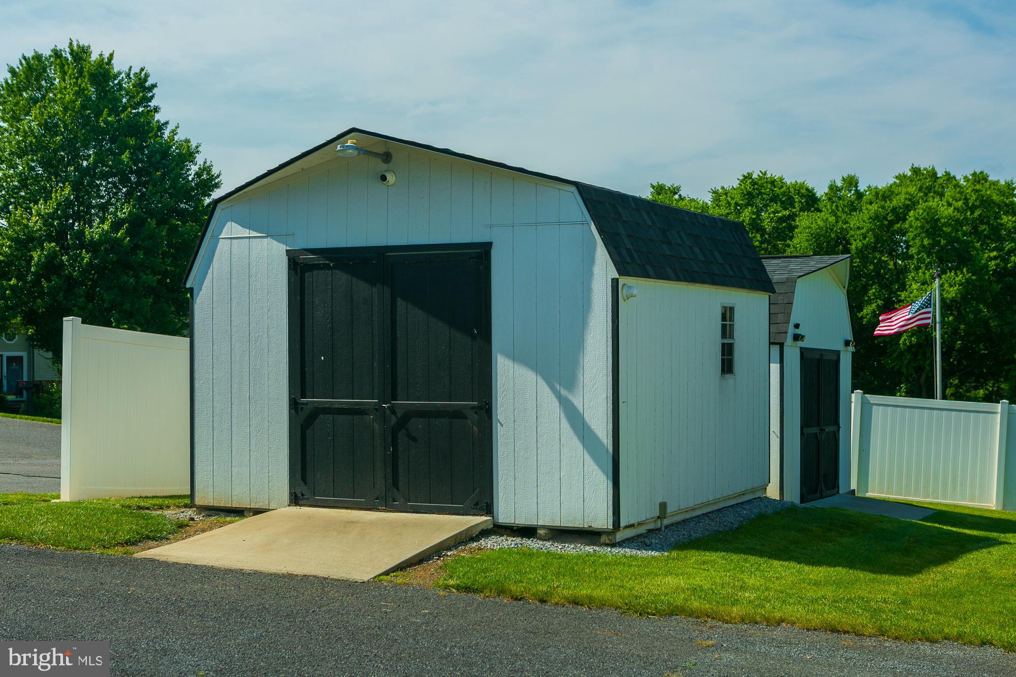 CREEKSIDE - Residential