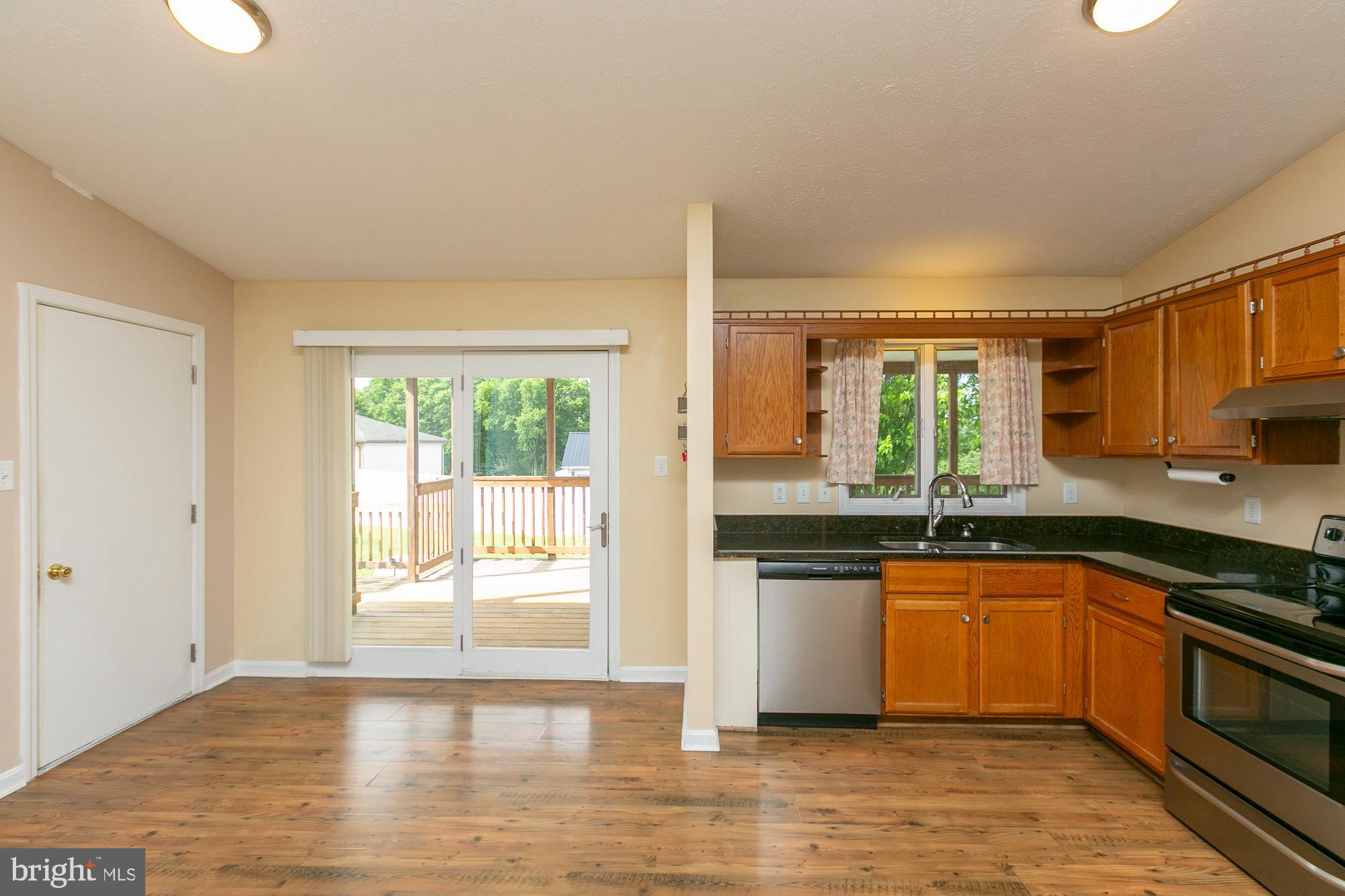 CREEKSIDE - Residential