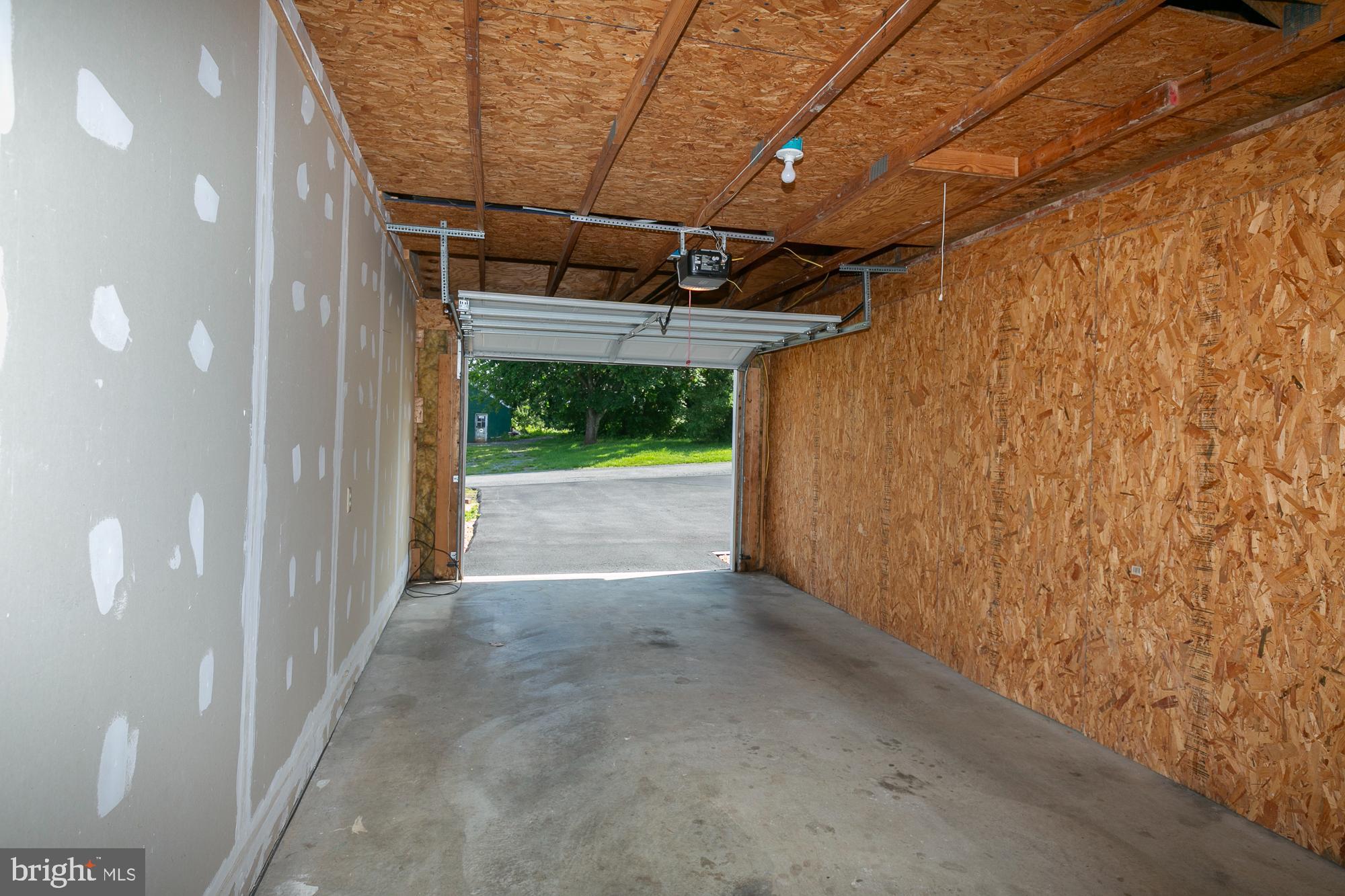 CREEKSIDE - Residential