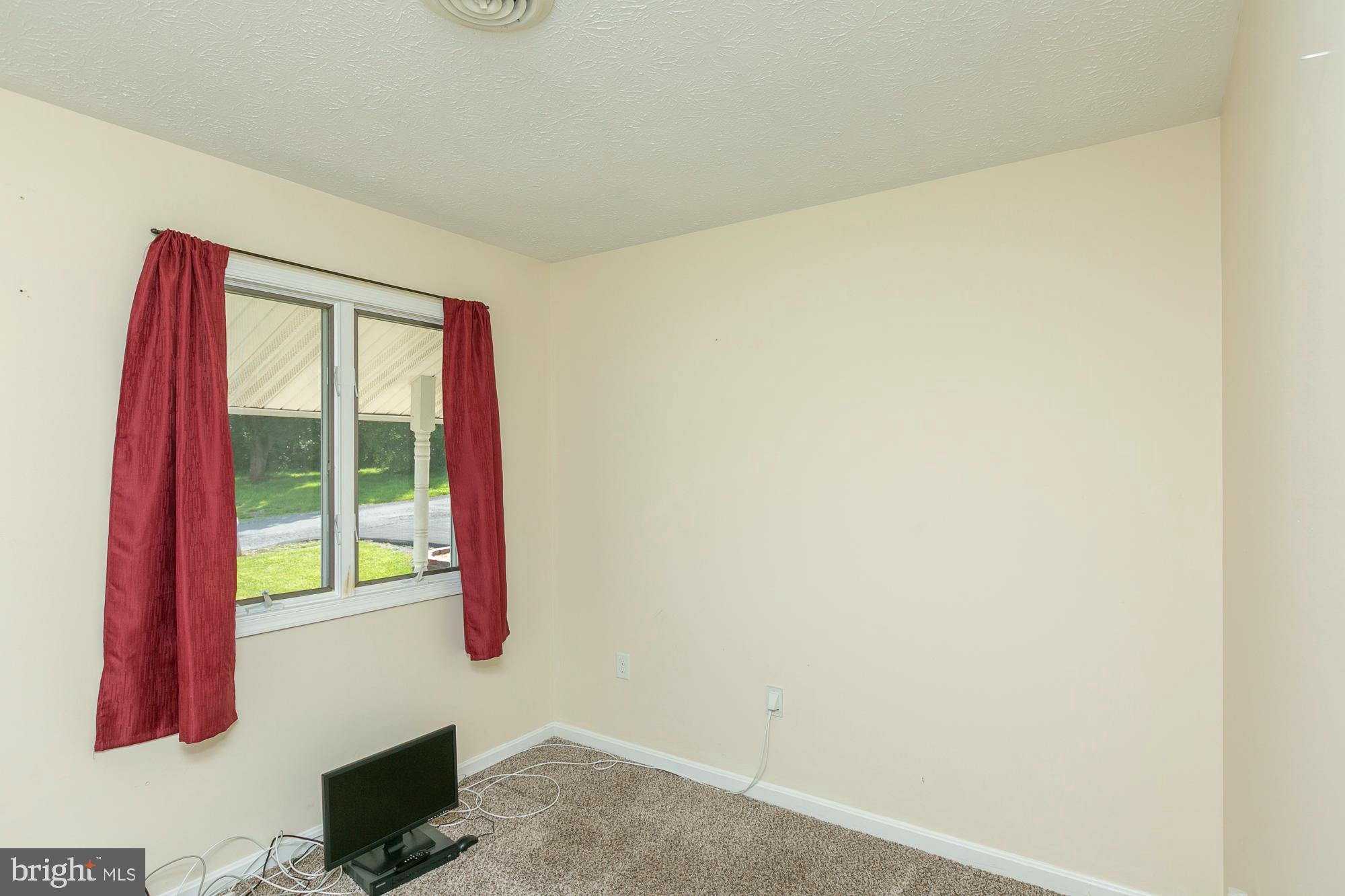 CREEKSIDE - Residential