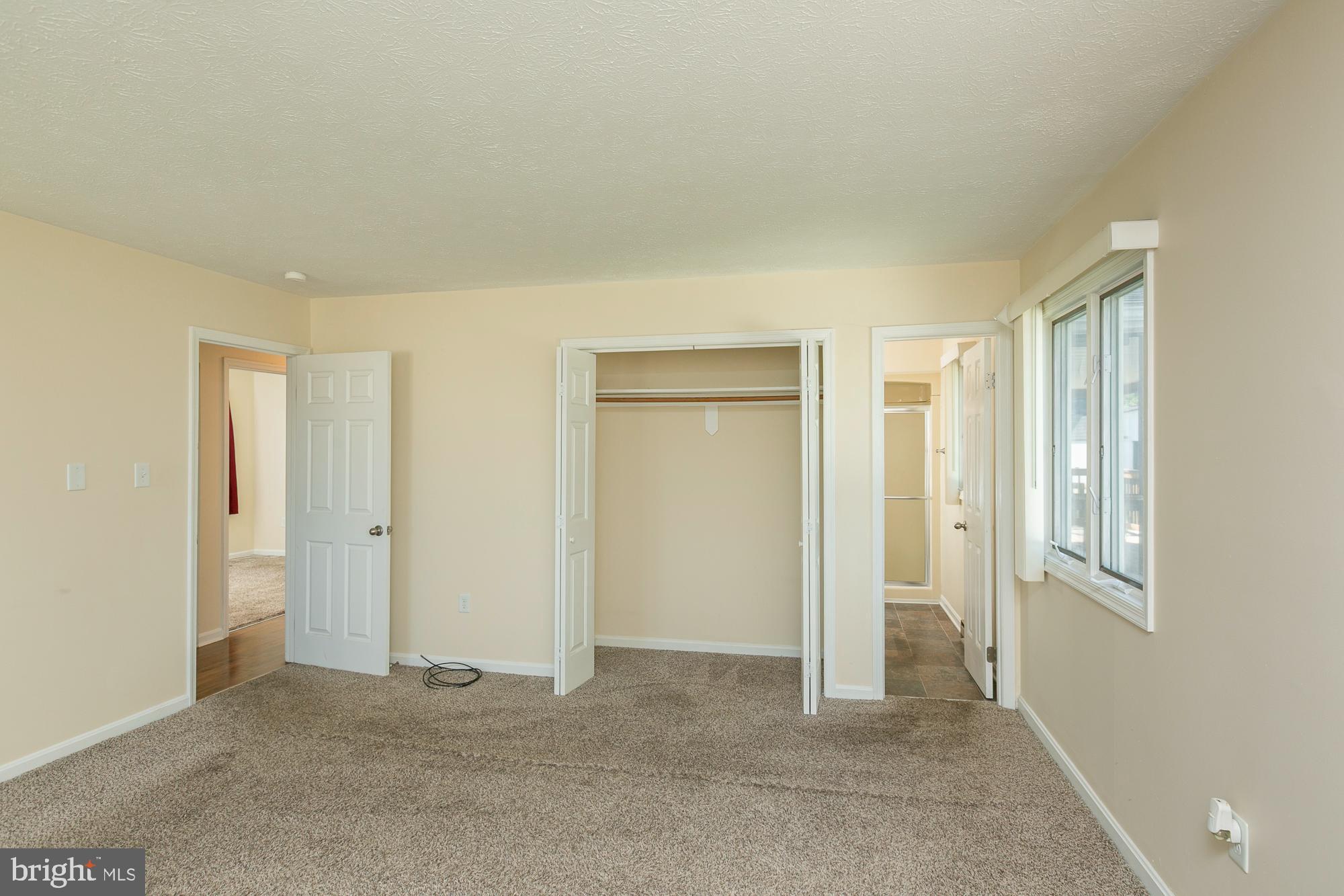 CREEKSIDE - Residential