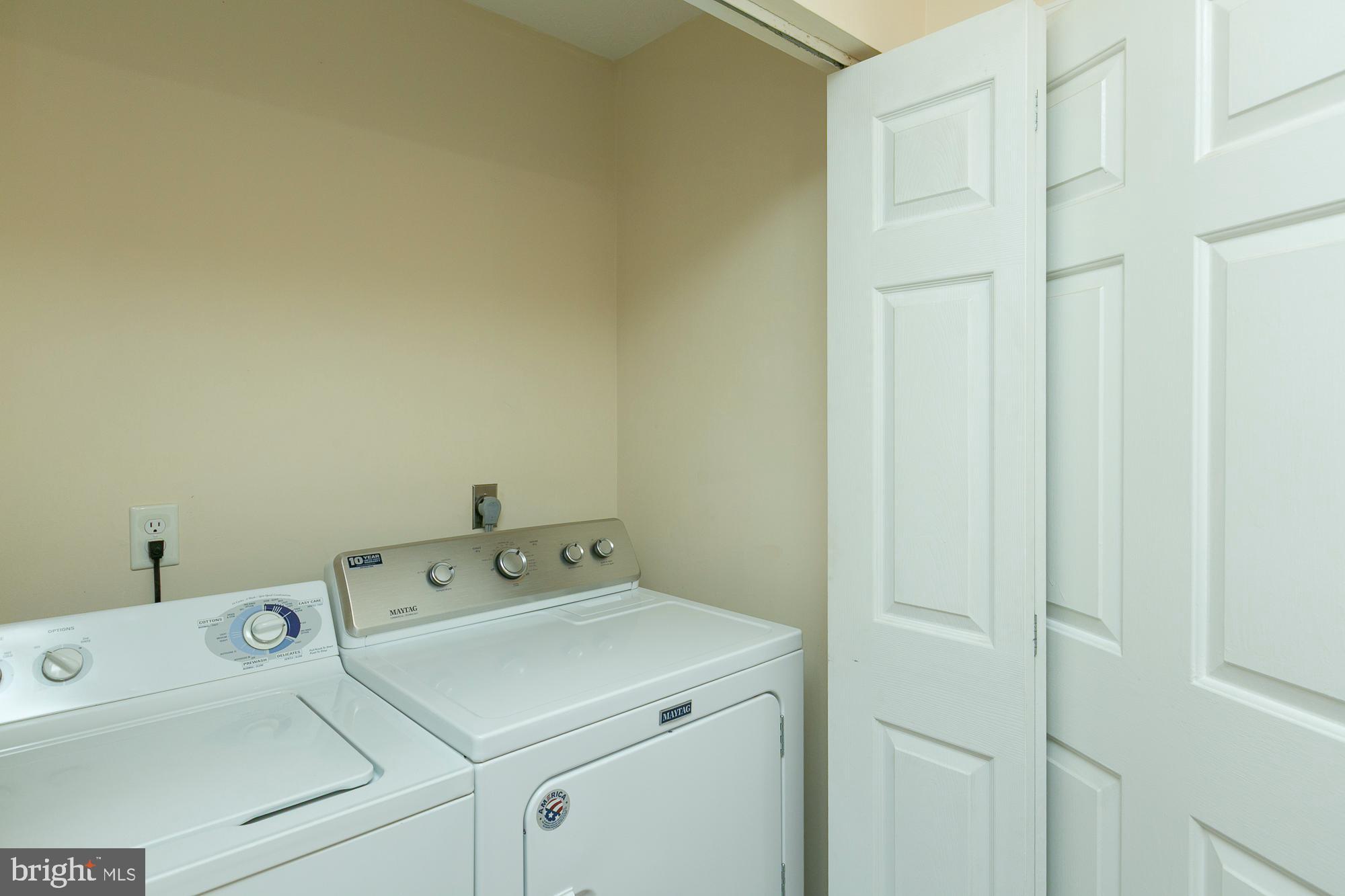 CREEKSIDE - Residential