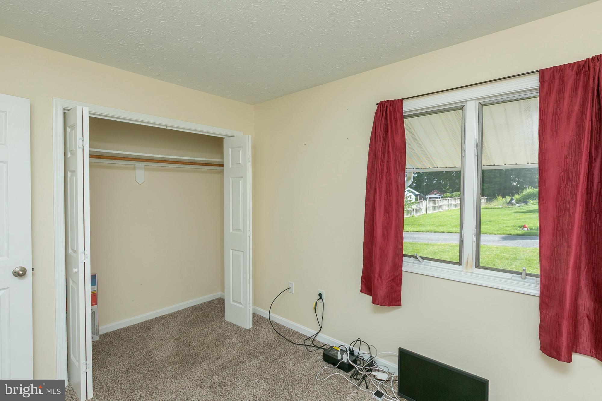 CREEKSIDE - Residential