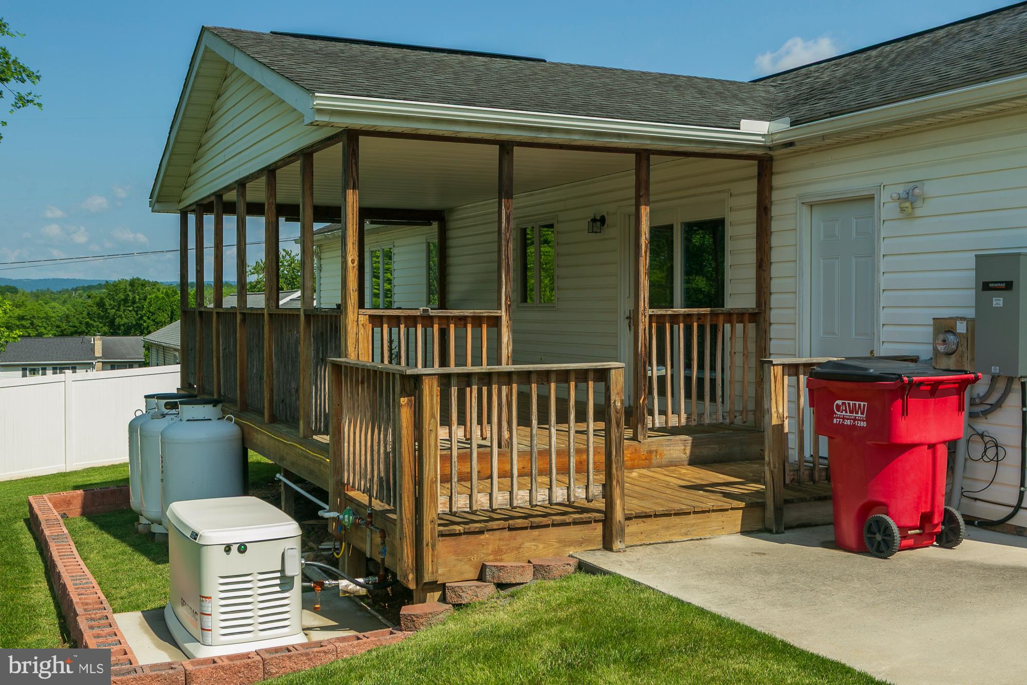 CREEKSIDE - Residential