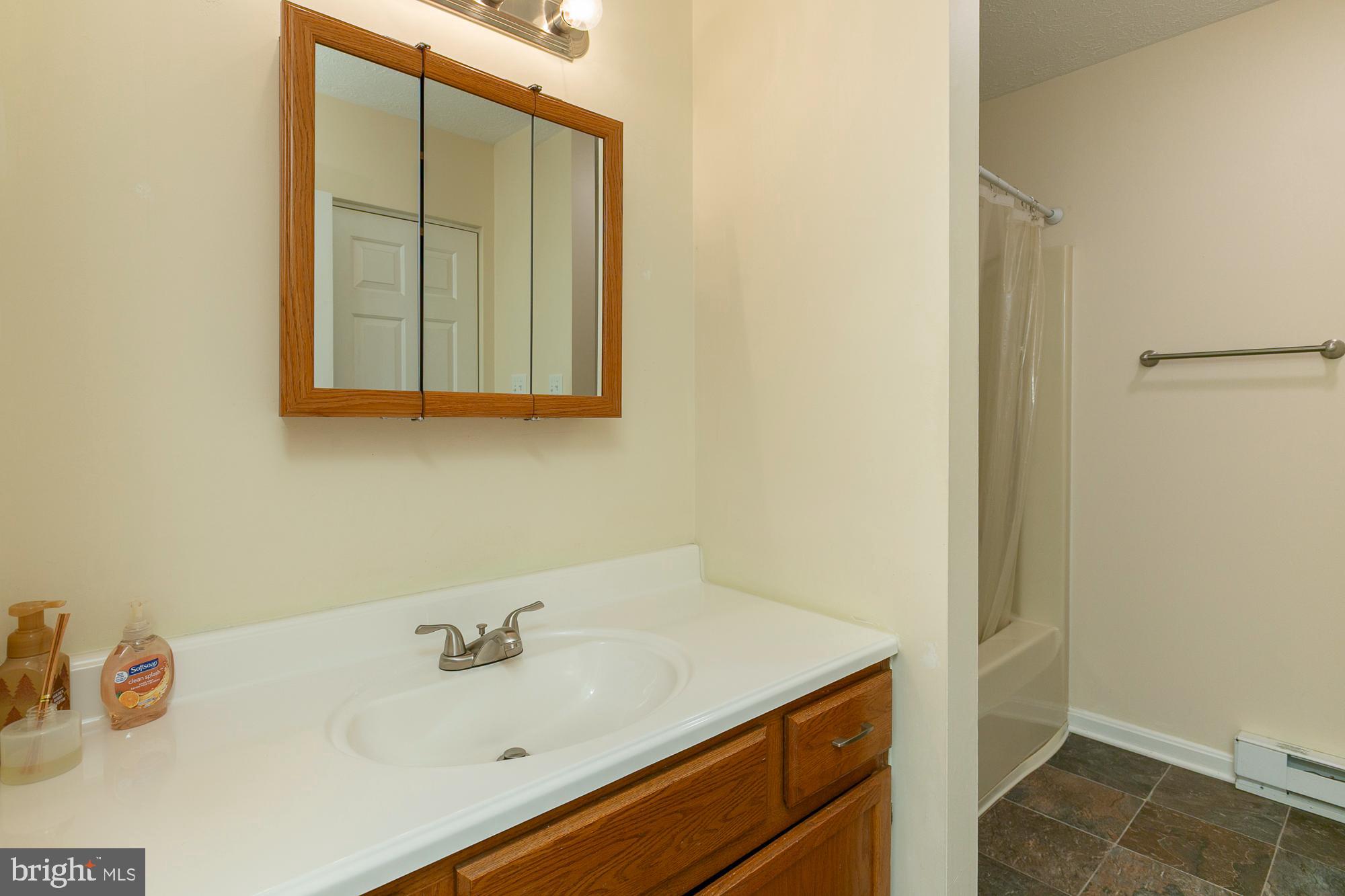 CREEKSIDE - Residential