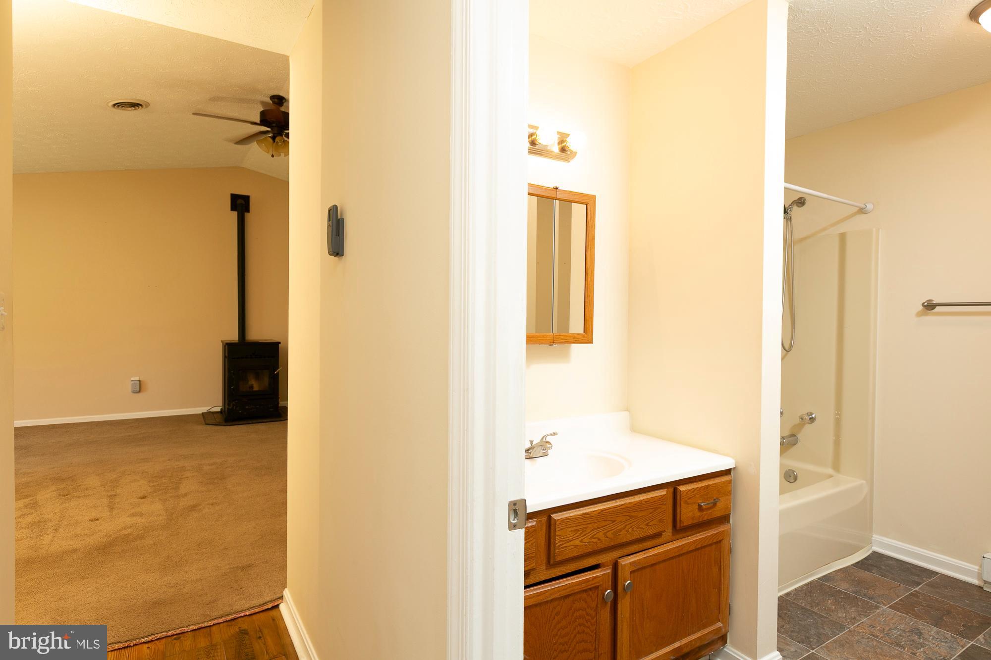 CREEKSIDE - Residential