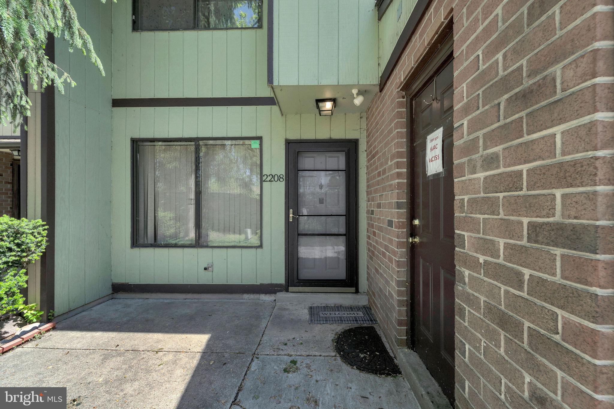 2208 GREENWOOD DRIVE