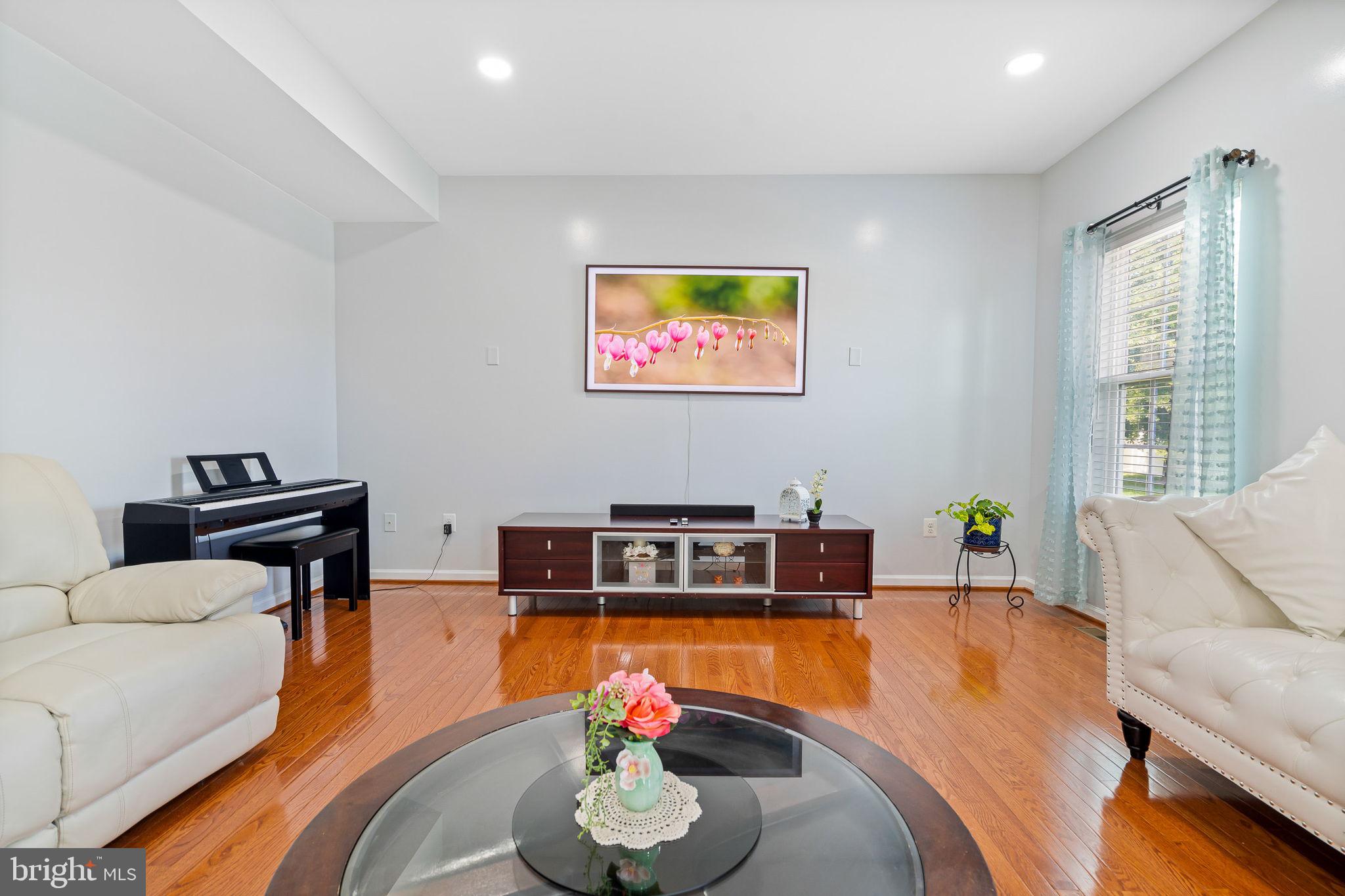 PLEASANT CHASE - Residential