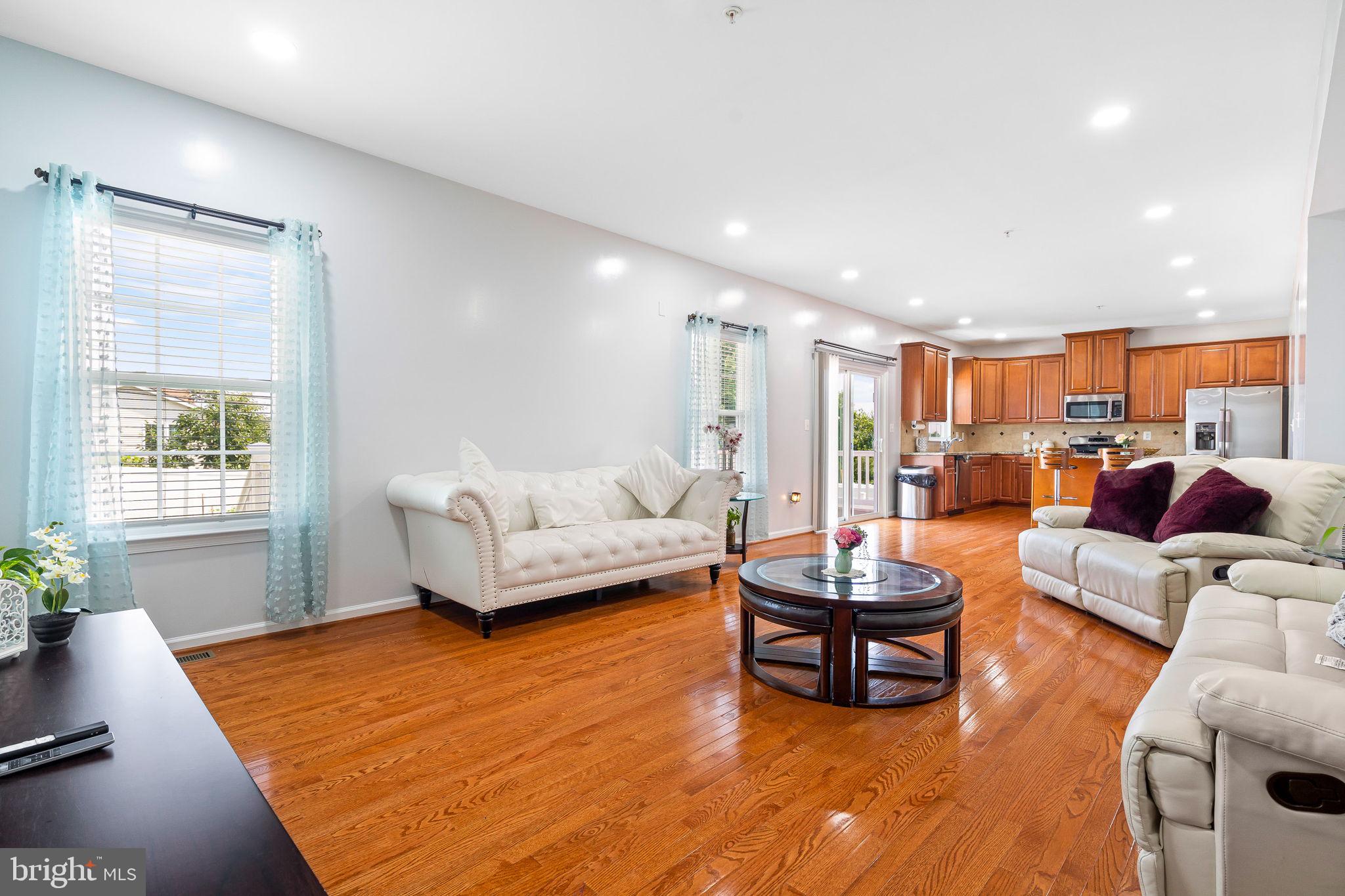 PLEASANT CHASE - Residential