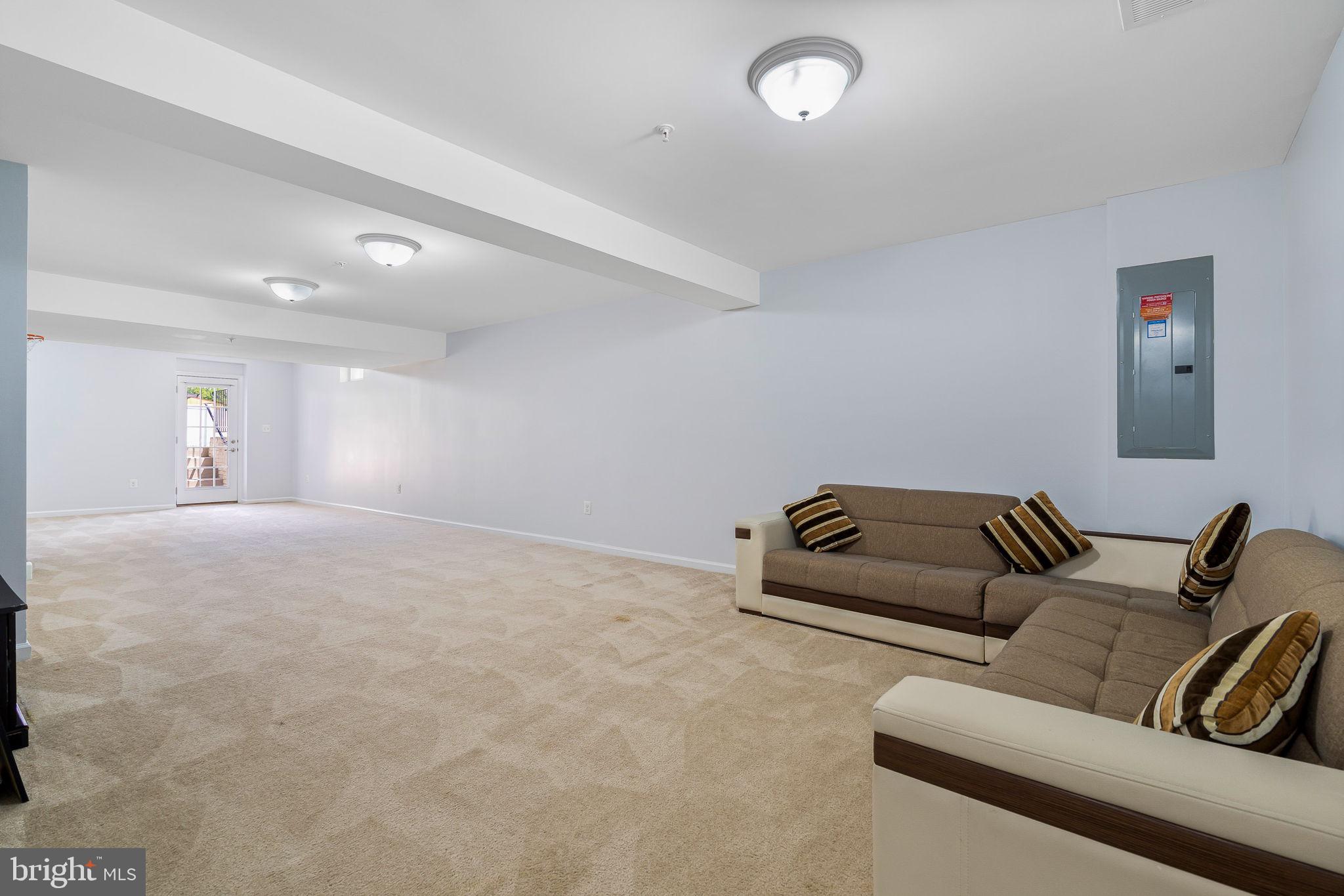 PLEASANT CHASE - Residential