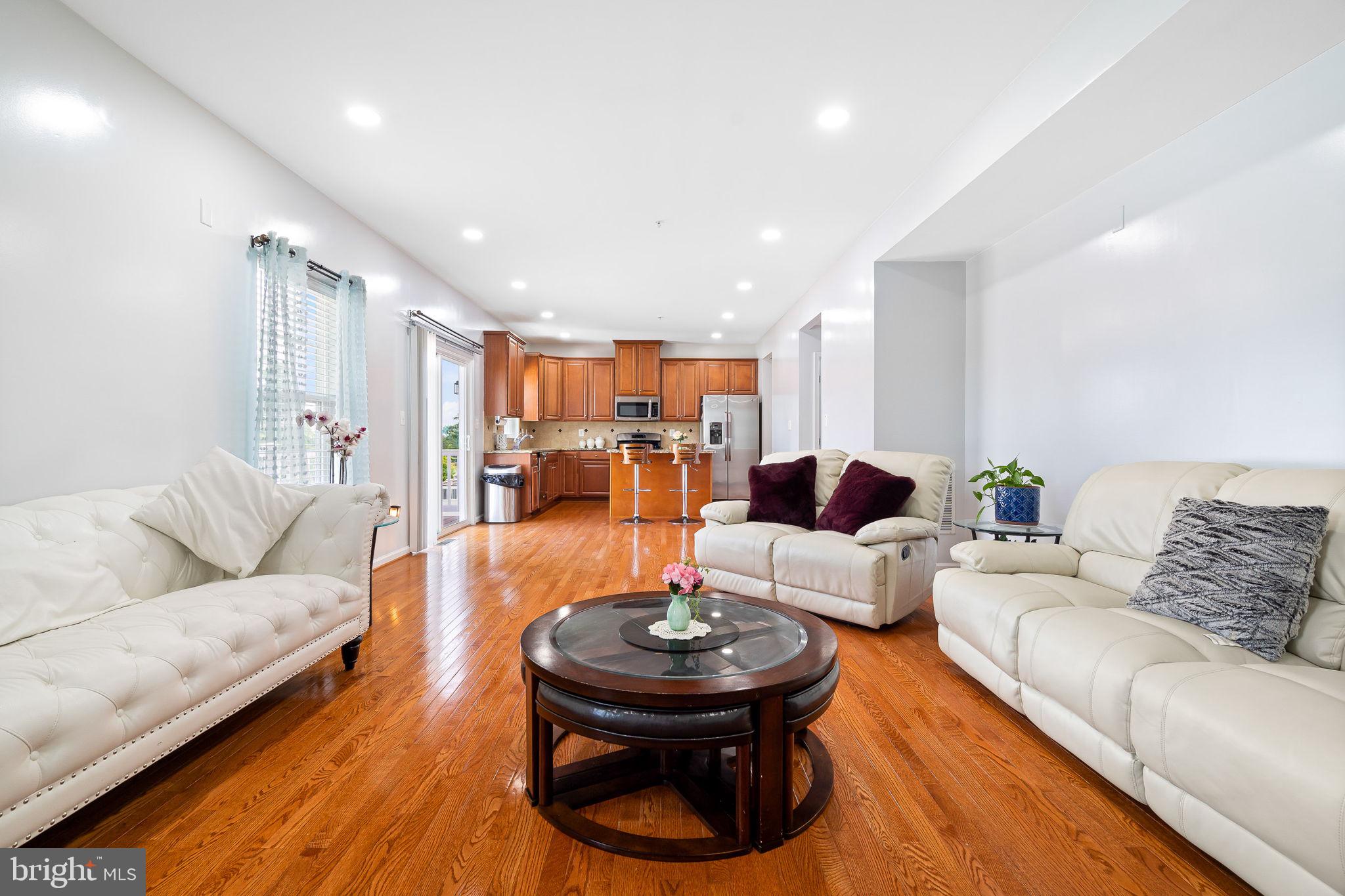 PLEASANT CHASE - Residential