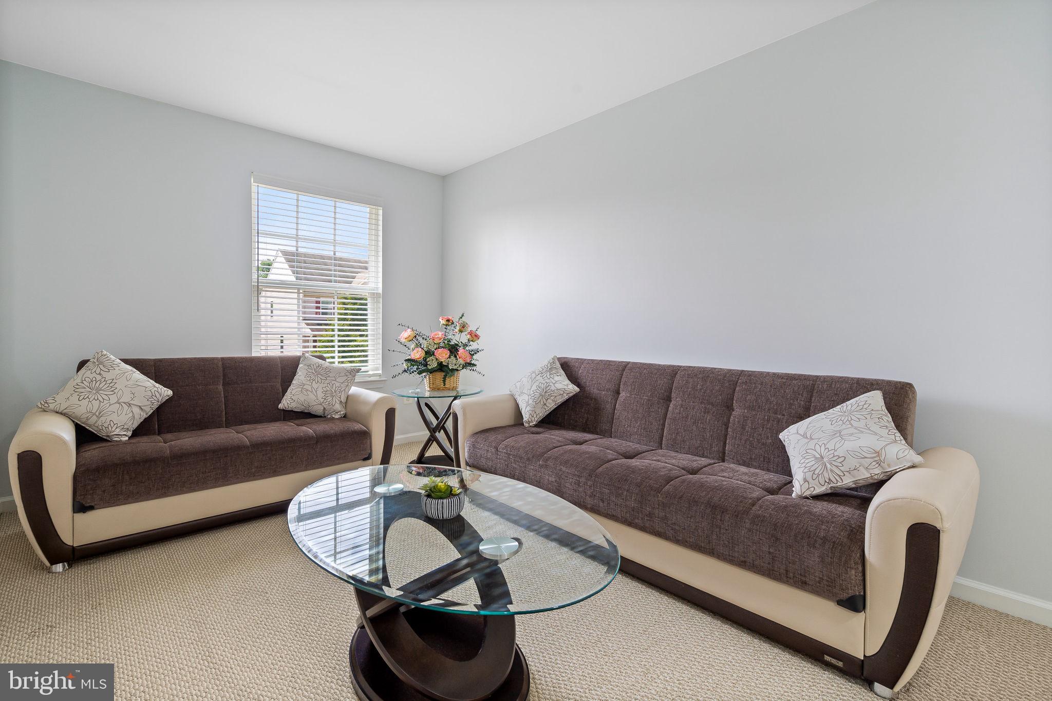 PLEASANT CHASE - Residential