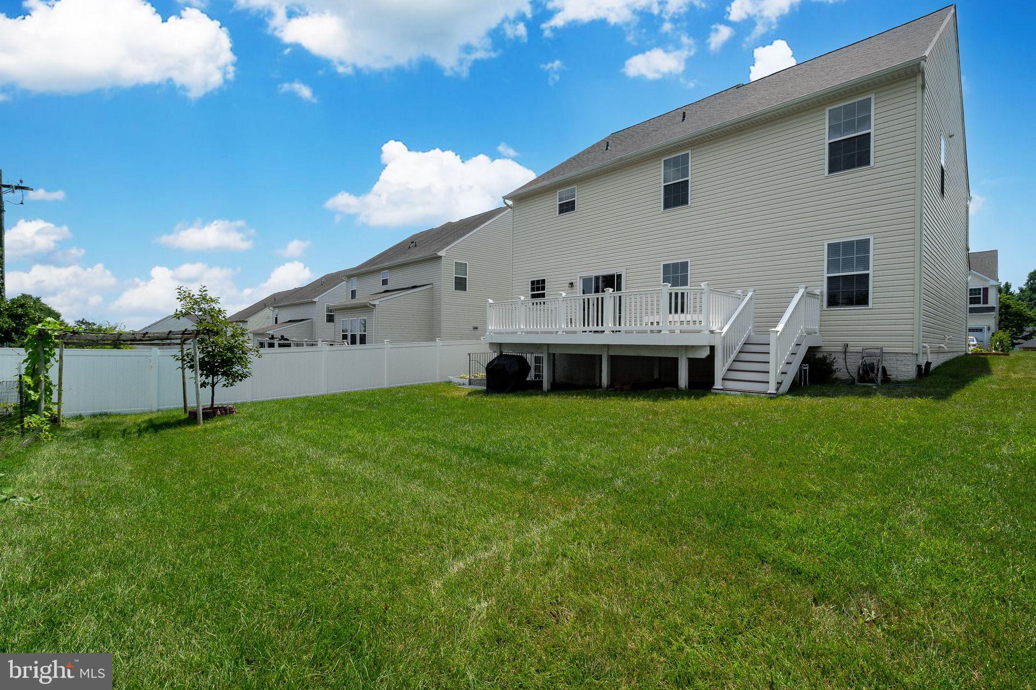 PLEASANT CHASE - Residential