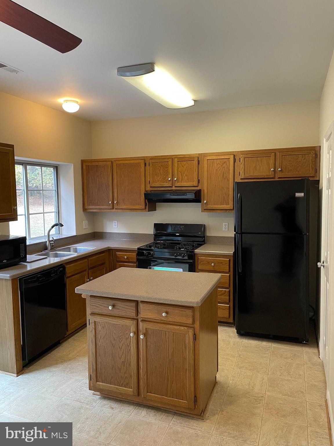 WOODSTONE - Residential Lease