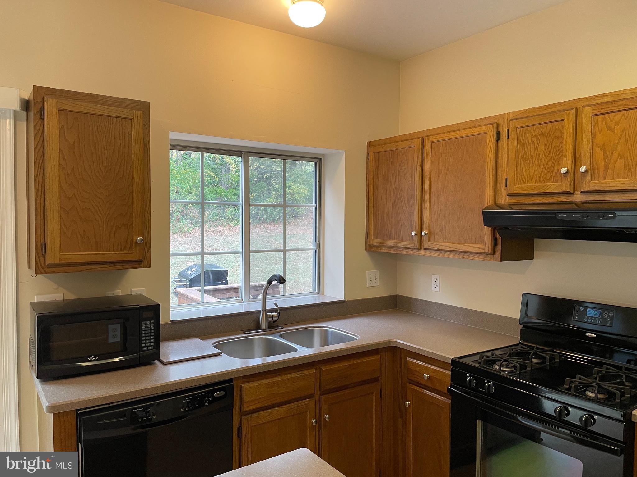 WOODSTONE - Residential Lease