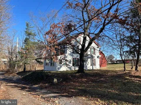 1139 Ben Franklin Hwy E, Douglassville, PA MLS: PABK2057384