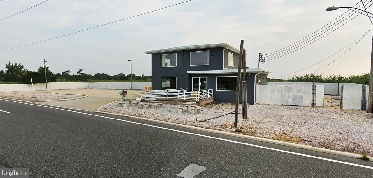 205 ROOSEVELT BOULEVARD