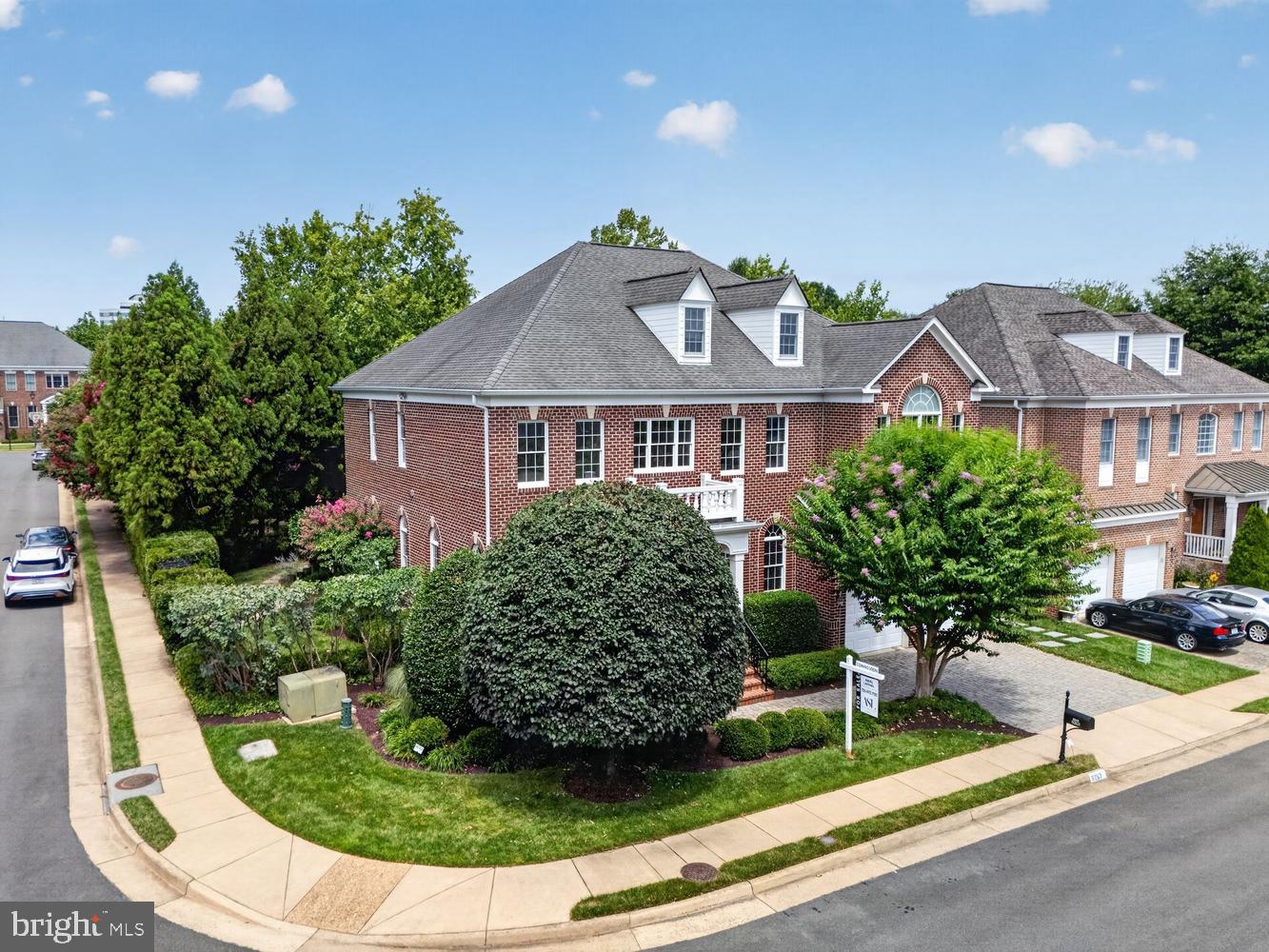 8263 TRAILWOOD COURT
