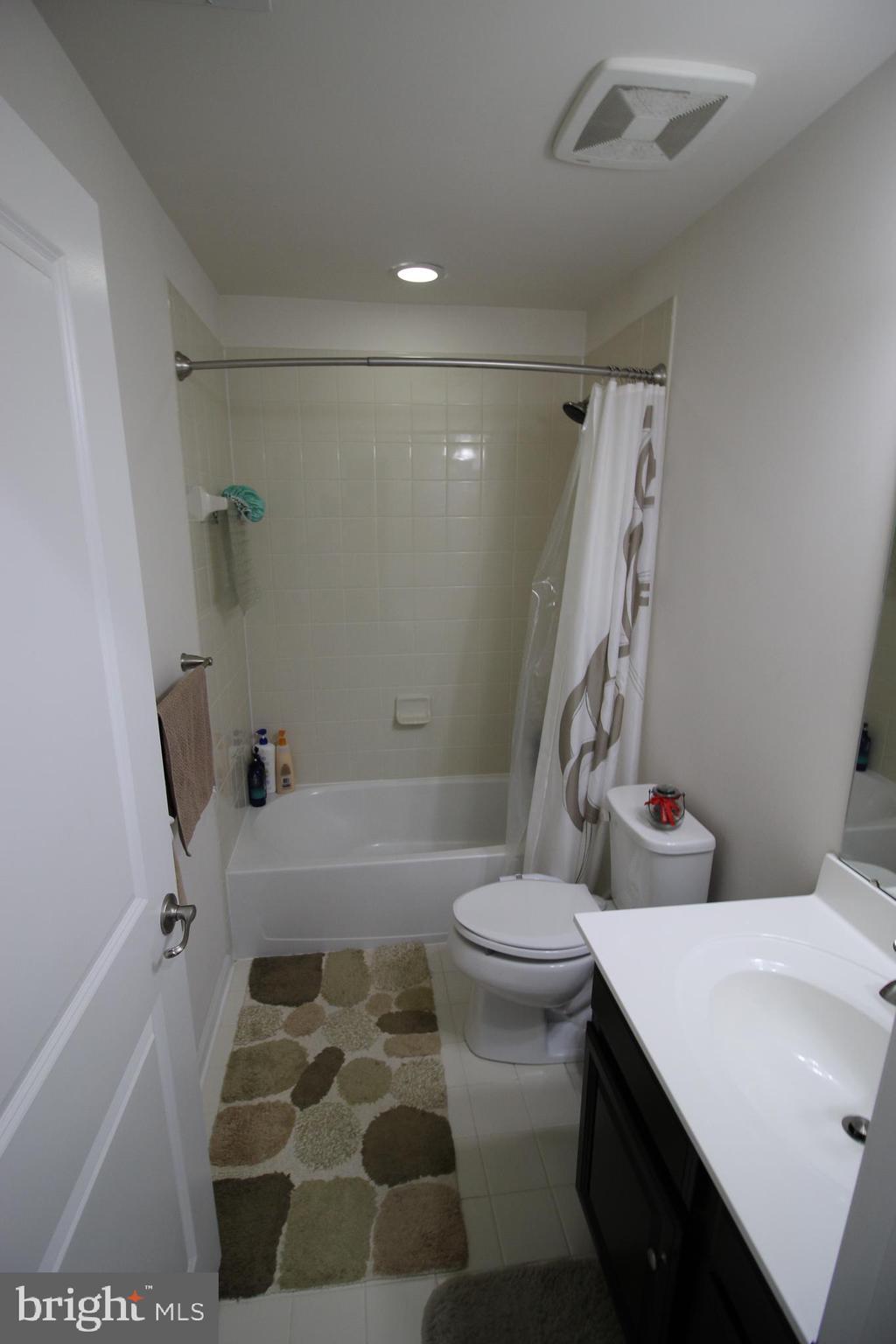 FIELDCREST GLEN - Residential