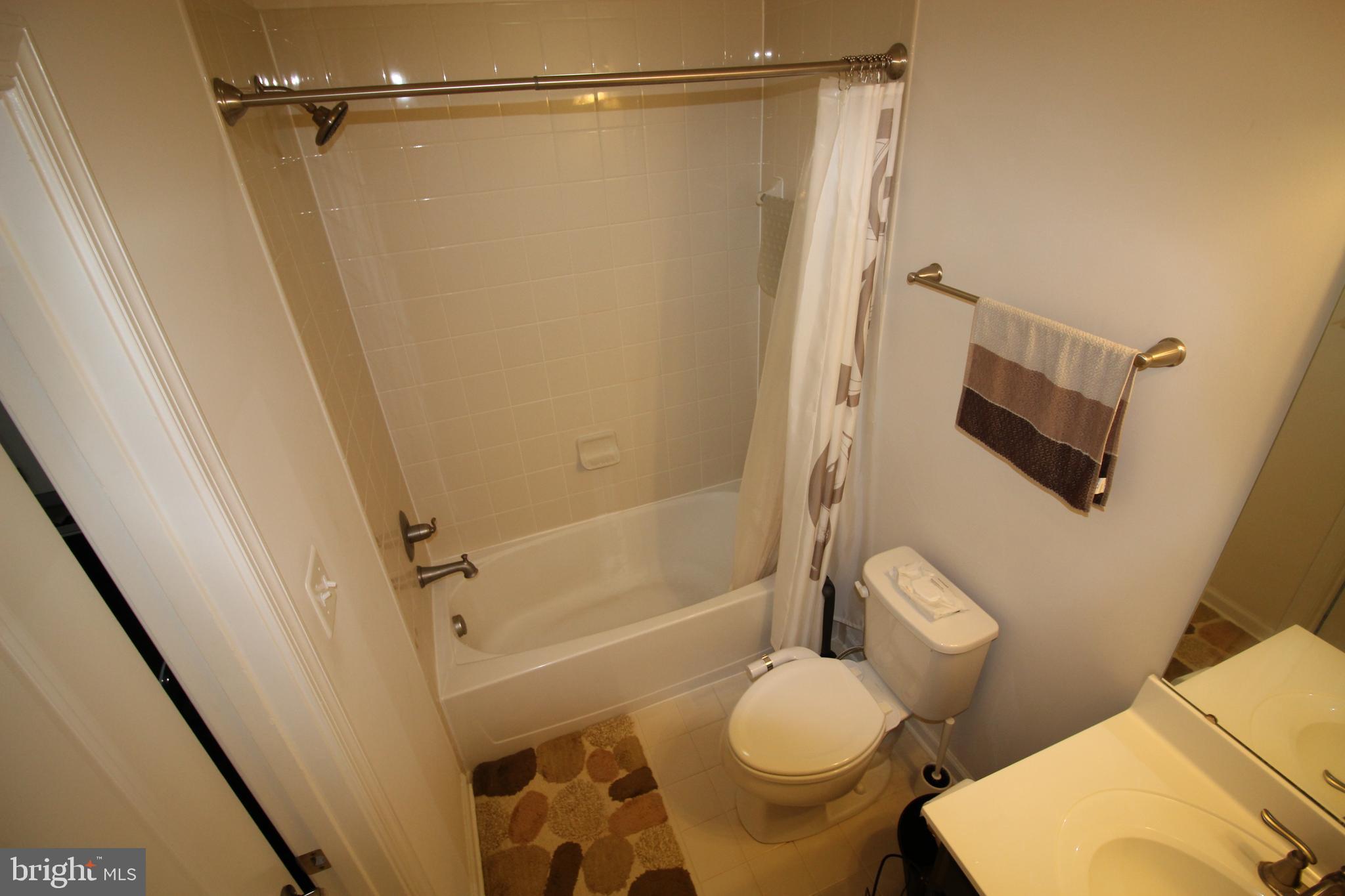 FIELDCREST GLEN - Residential