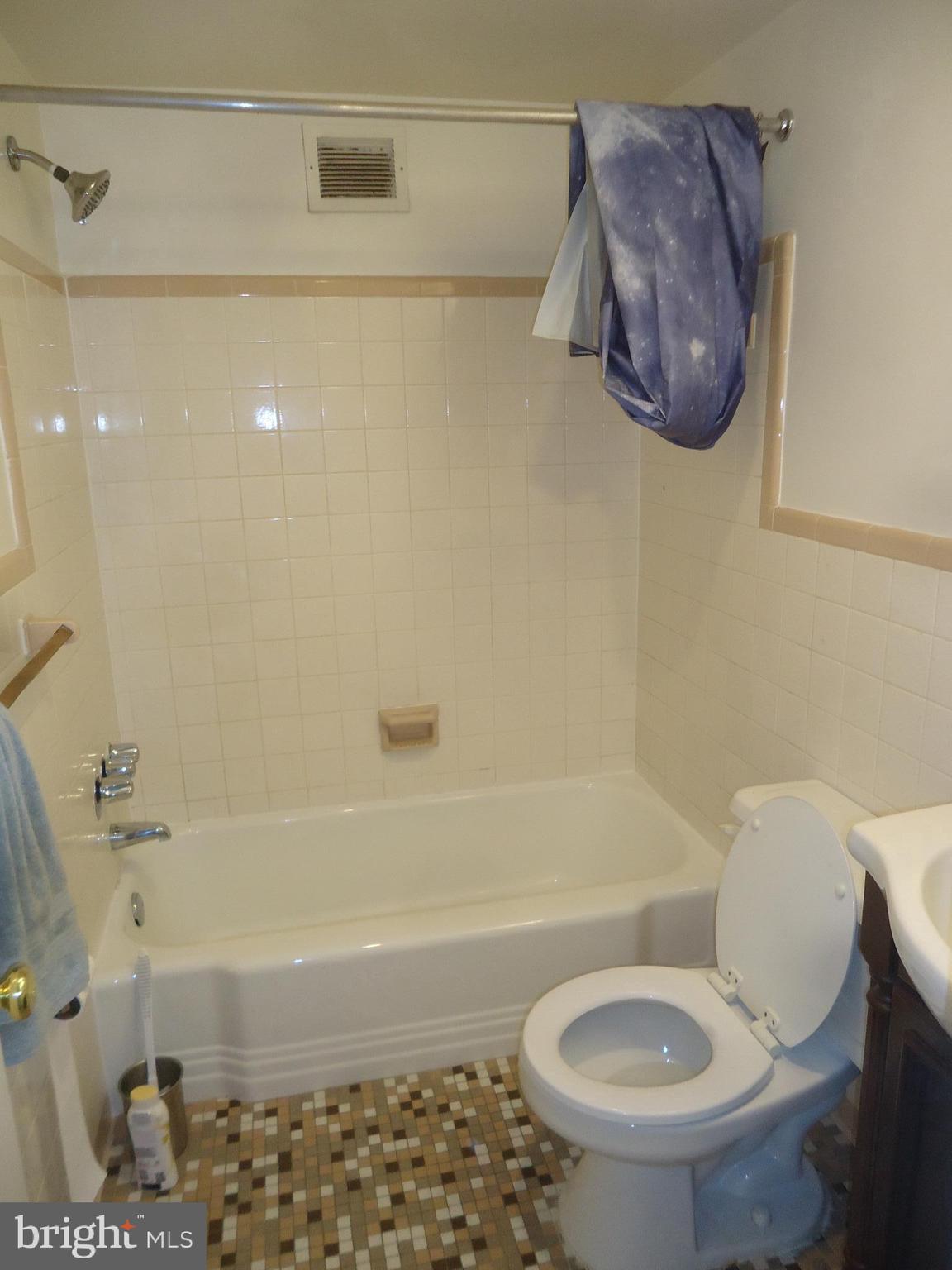 MADISON CONDOMINIUM - Residential