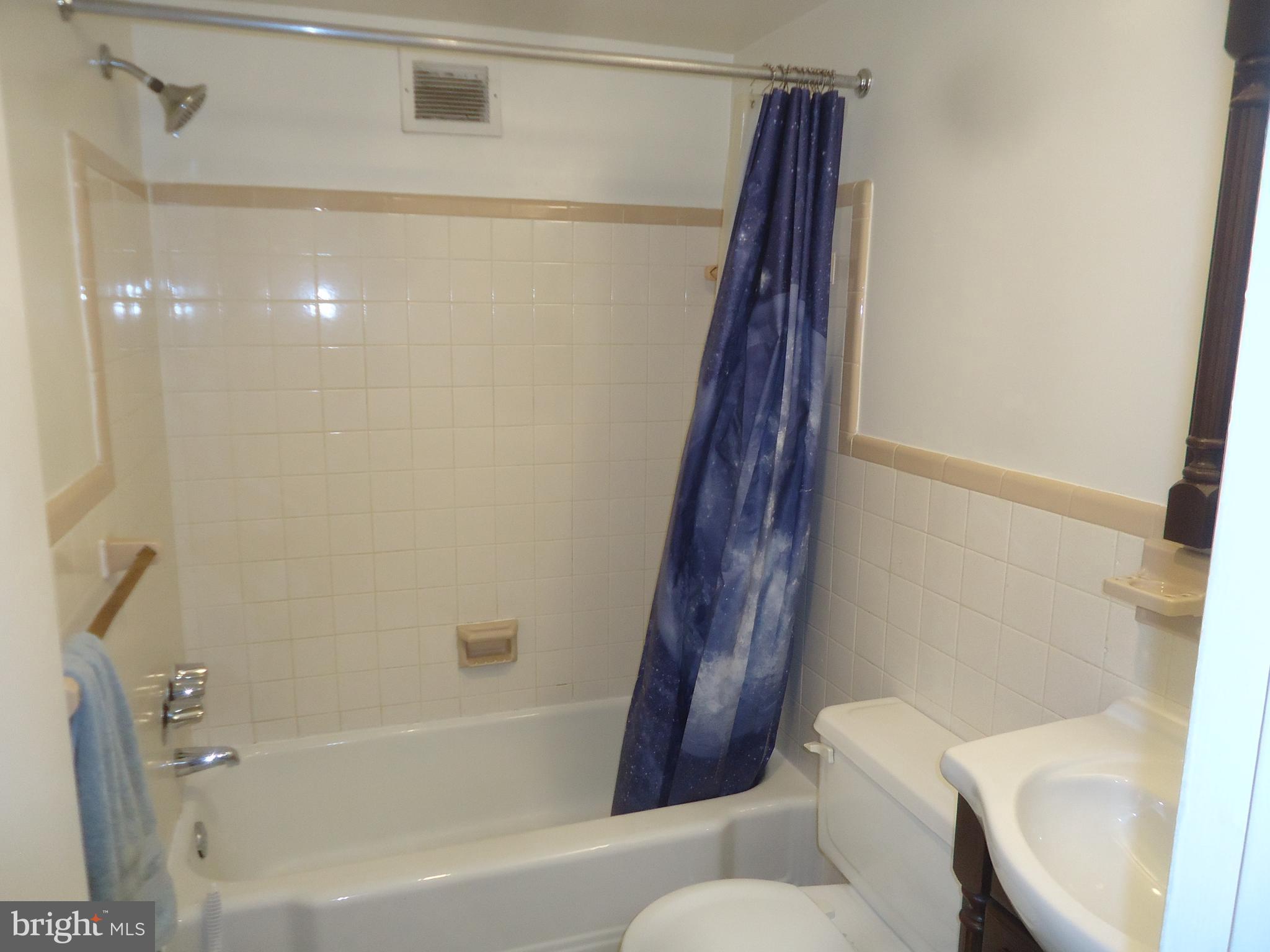 MADISON CONDOMINIUM - Residential