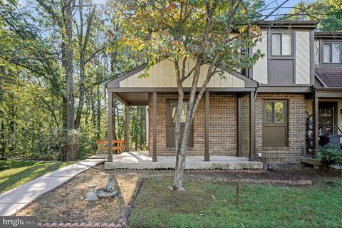 5879 JACKSONS OAK COURT BURKE VA 22015