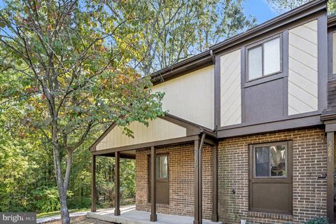5879 JACKSONS OAK COURT BURKE VA 22015