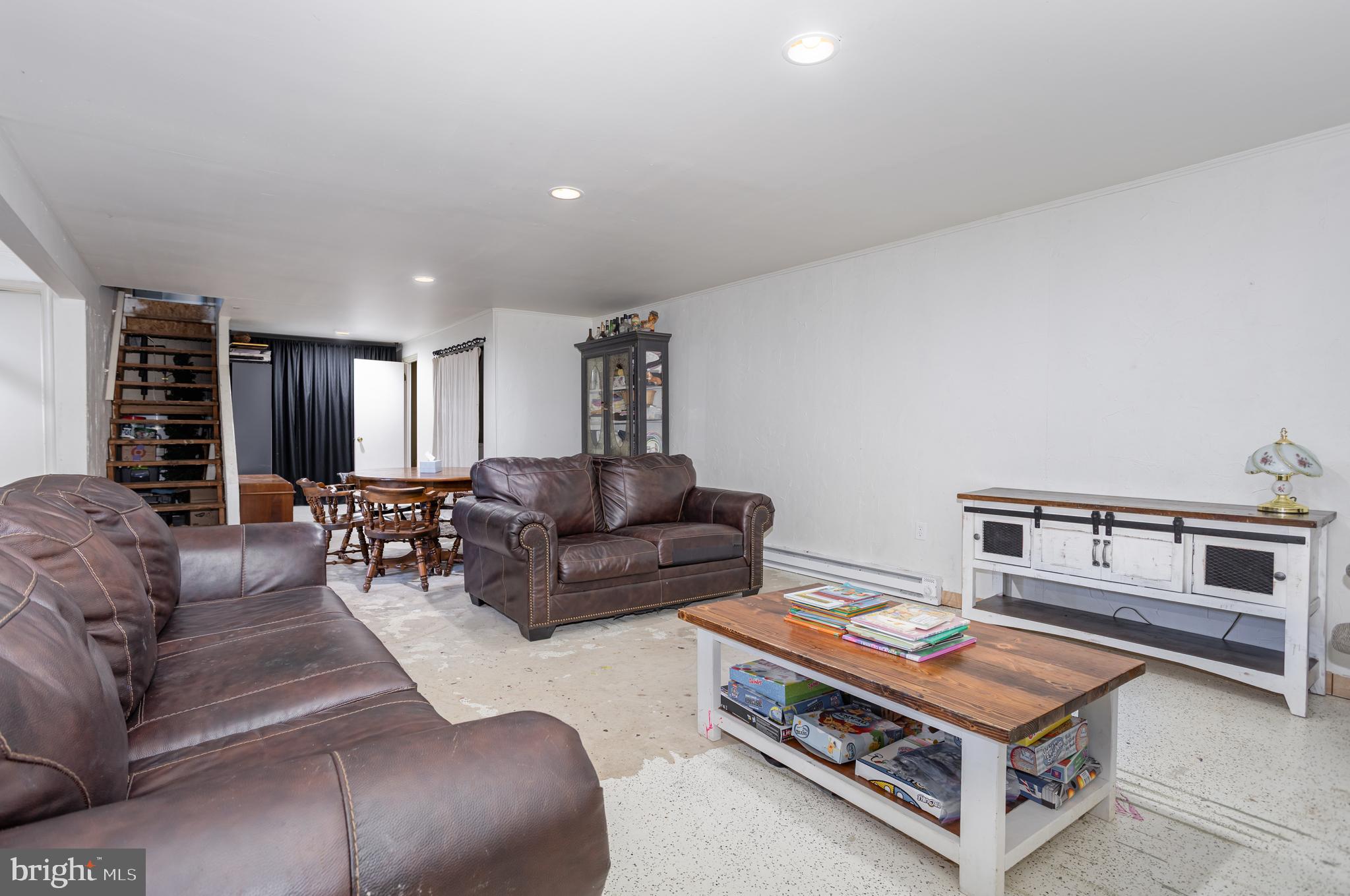 STEEPLE CHASE - Residential