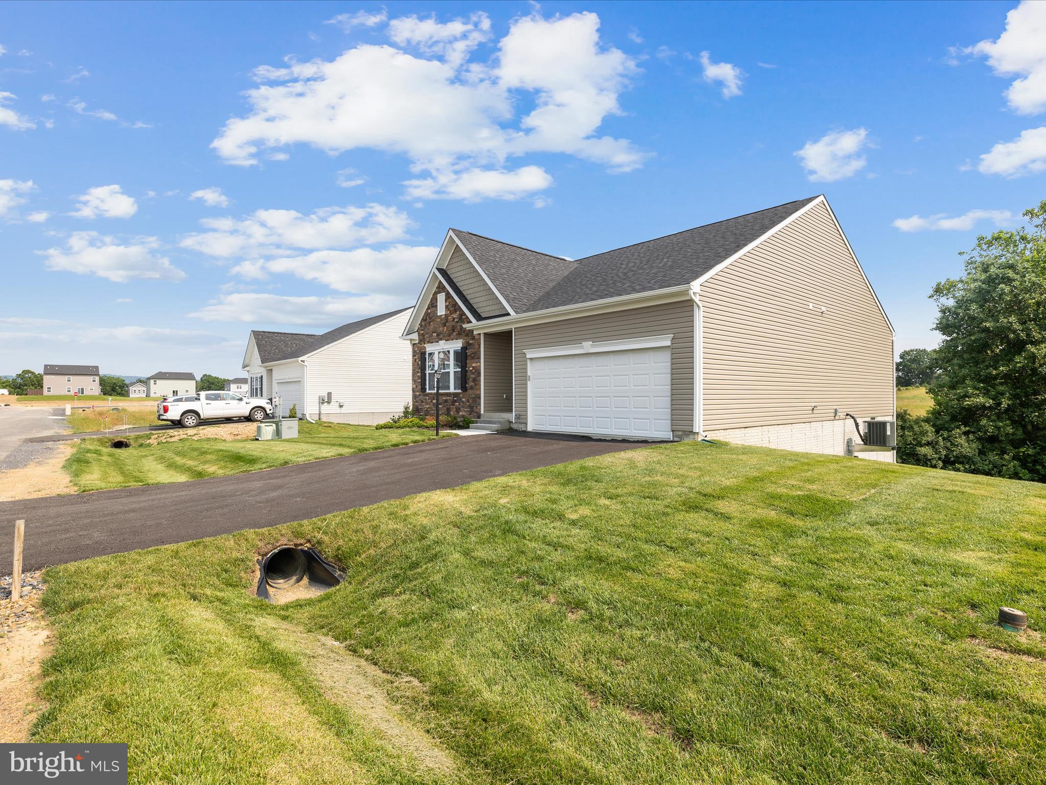 SOUTH BROOK - Residential