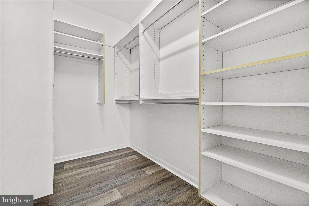 WATERSIDE - Residential