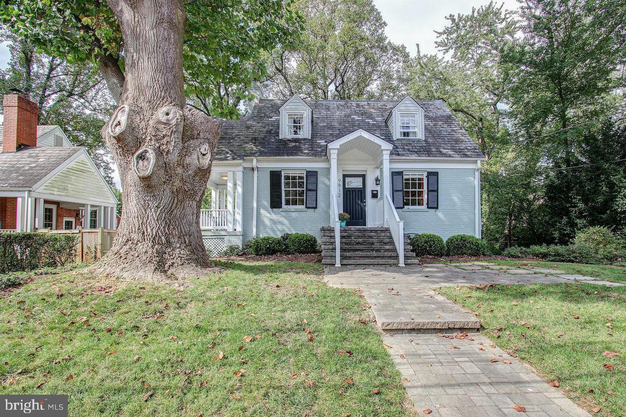 COUNTRY CLUB PARK - Residential Lease