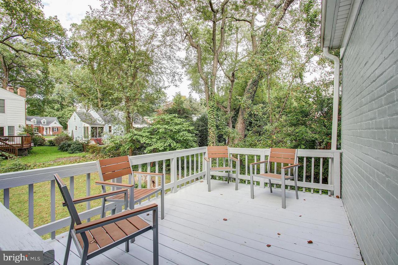 COUNTRY CLUB PARK - Residential Lease