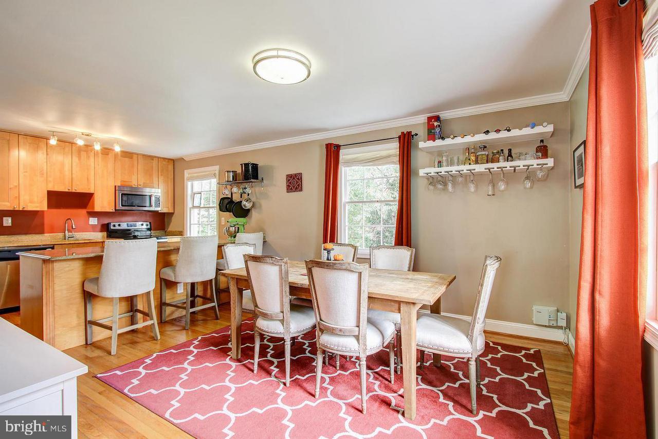 COUNTRY CLUB PARK - Residential Lease