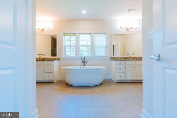 OAK CREEK CLUB - Residential Lease