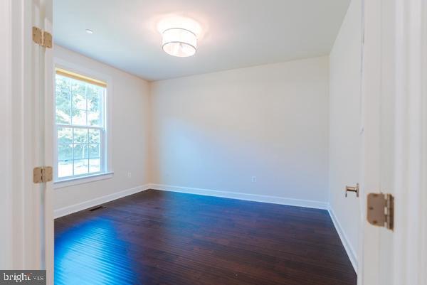 OAK CREEK CLUB - Residential Lease