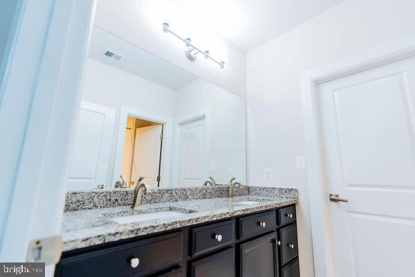 OAK CREEK CLUB - Residential Lease