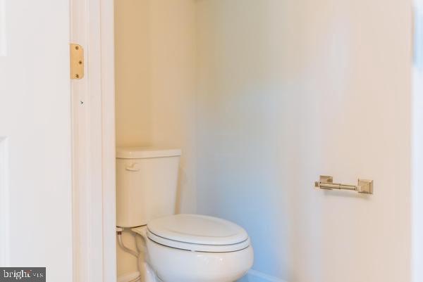 OAK CREEK CLUB - Residential Lease