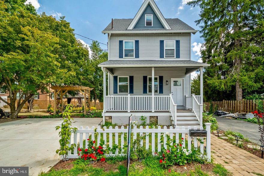 Beautifully renovated 4-bedroom, 2.5-bath home on Manchester Avenue in Media. This move-in ready property features a bright open floor plan with a brand-new kitchen and stylish new baths. The spacious backyard is perfect for gatherings, gardening, or play, and the private driveway offers convenient parking. Located in the highly rated Rose Tree Media School District, just minutes from downtown Media’s restaurants, shops, and year-round events, and close to major routes and regional rail for an easy commute.