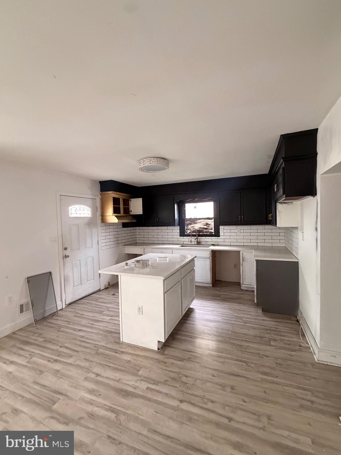 113 W VAN BUREN AVENUE