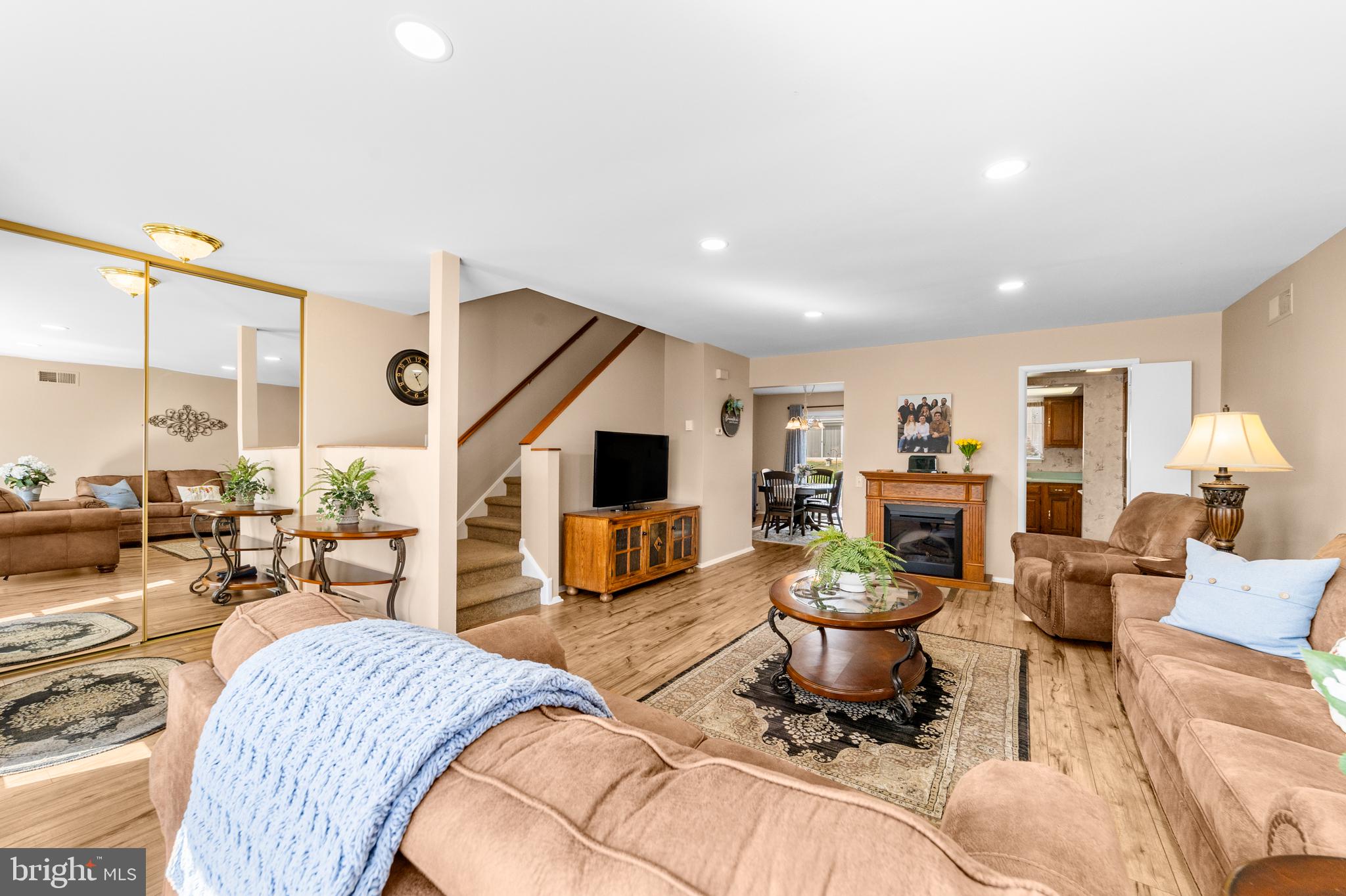 376 STIRLING DRIVE 376A
