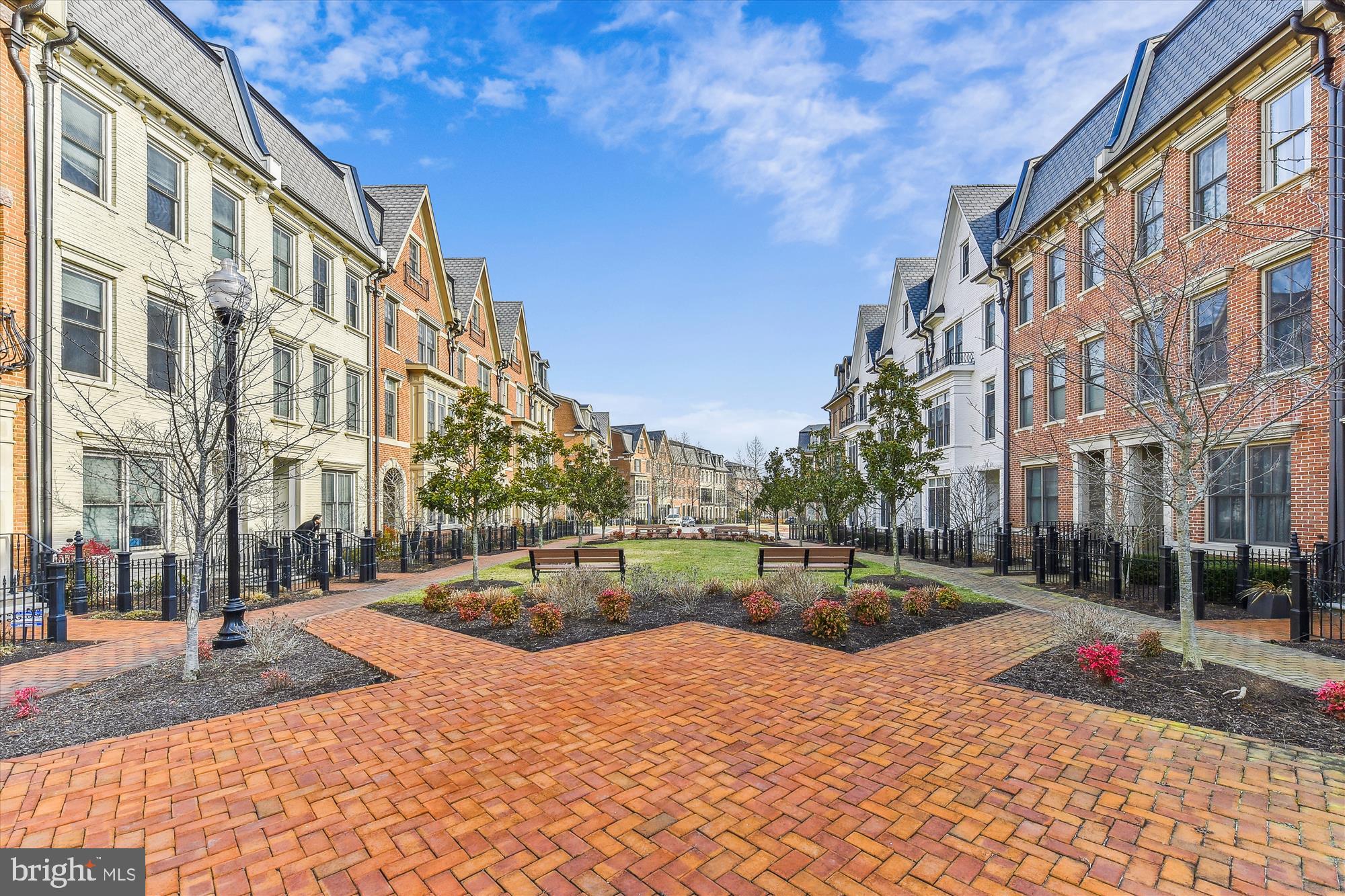 SYMPHONY PARK - Residential